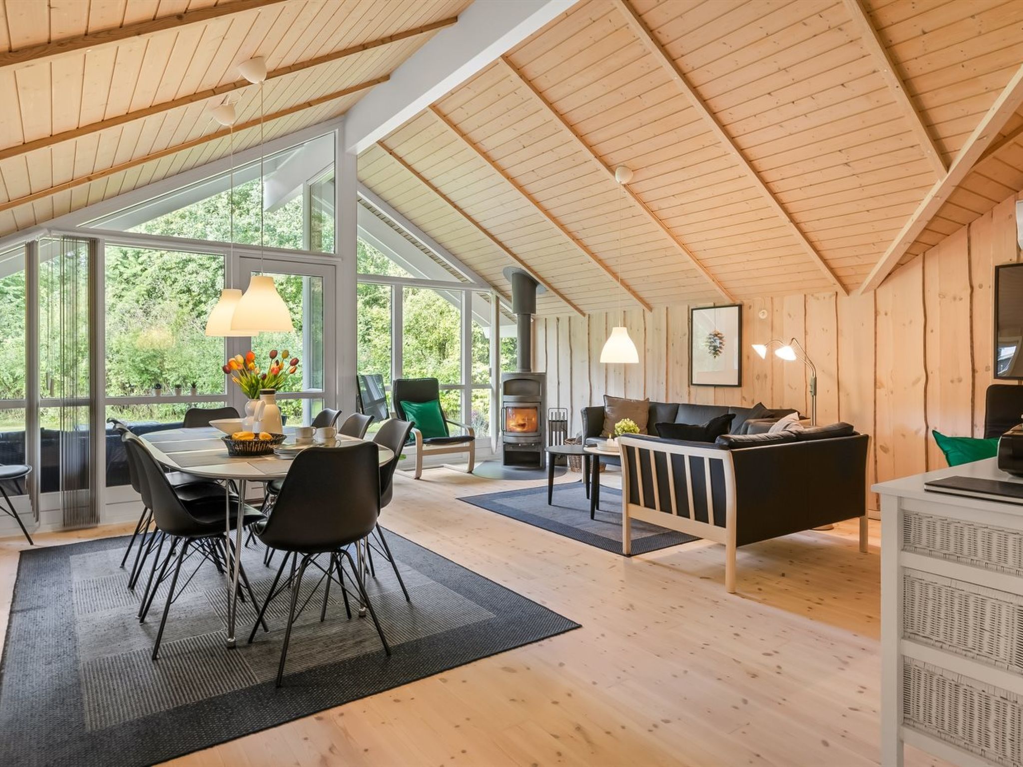"Kaare" - 34.2km from the sea