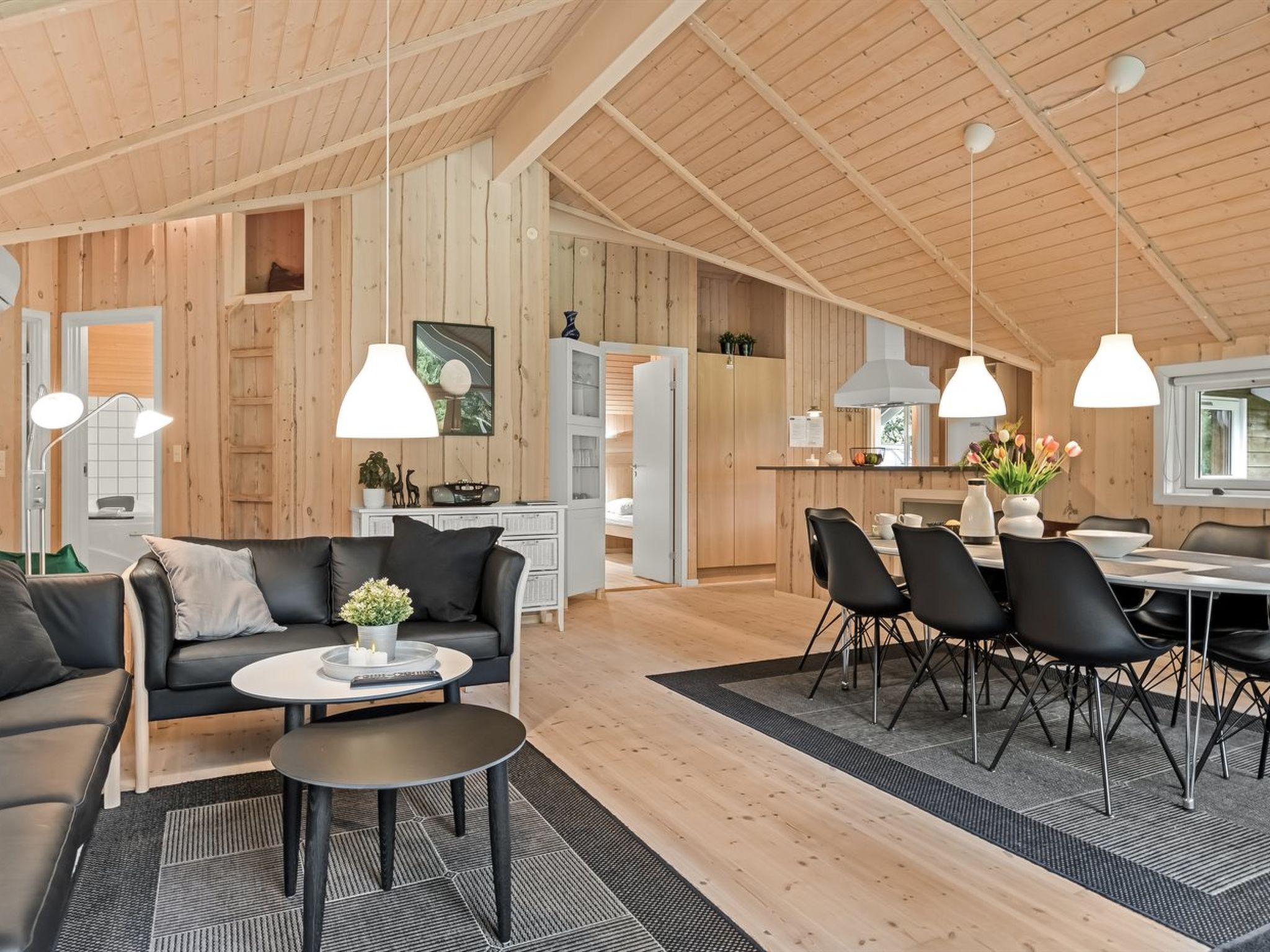 "Kaare" - 34.2km from the sea - Binnen