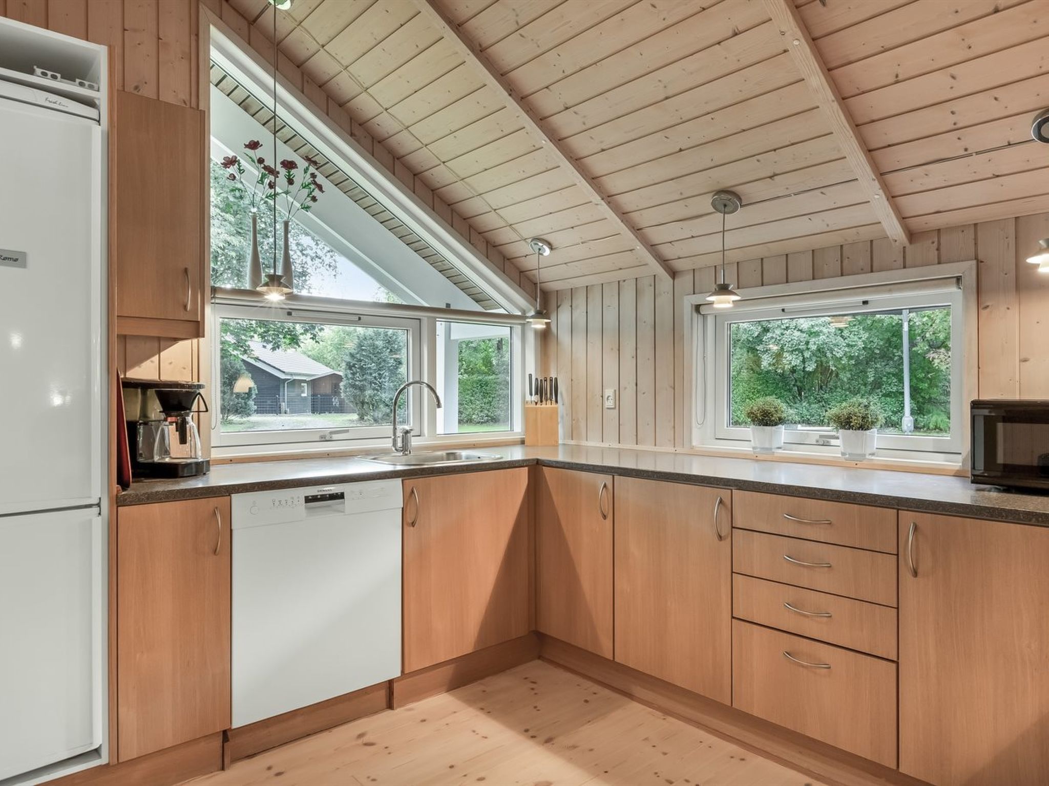 "Kaare" - 34.2km from the sea - Binnen