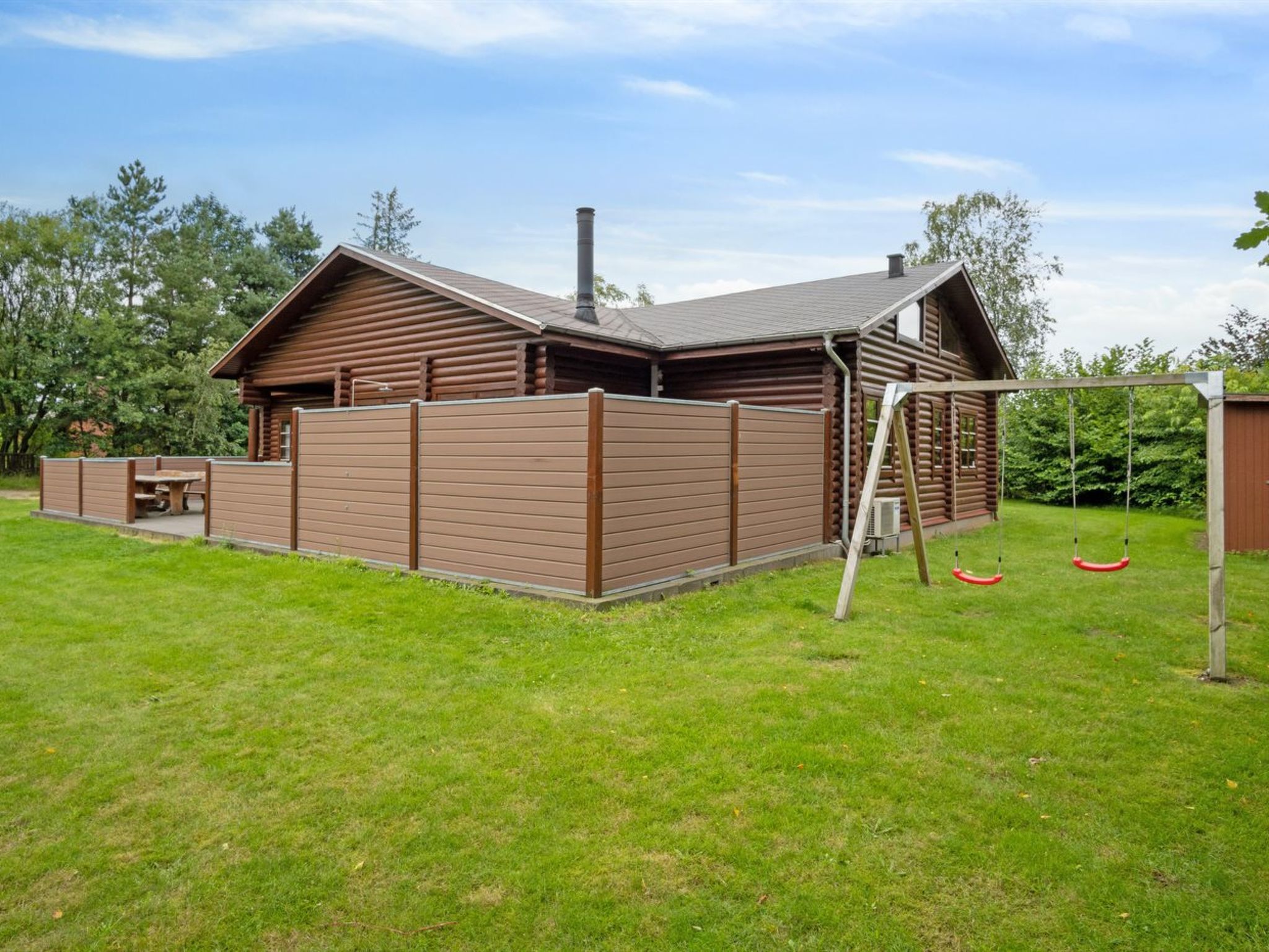 "Frederica" - 30km from the sea-Buiten