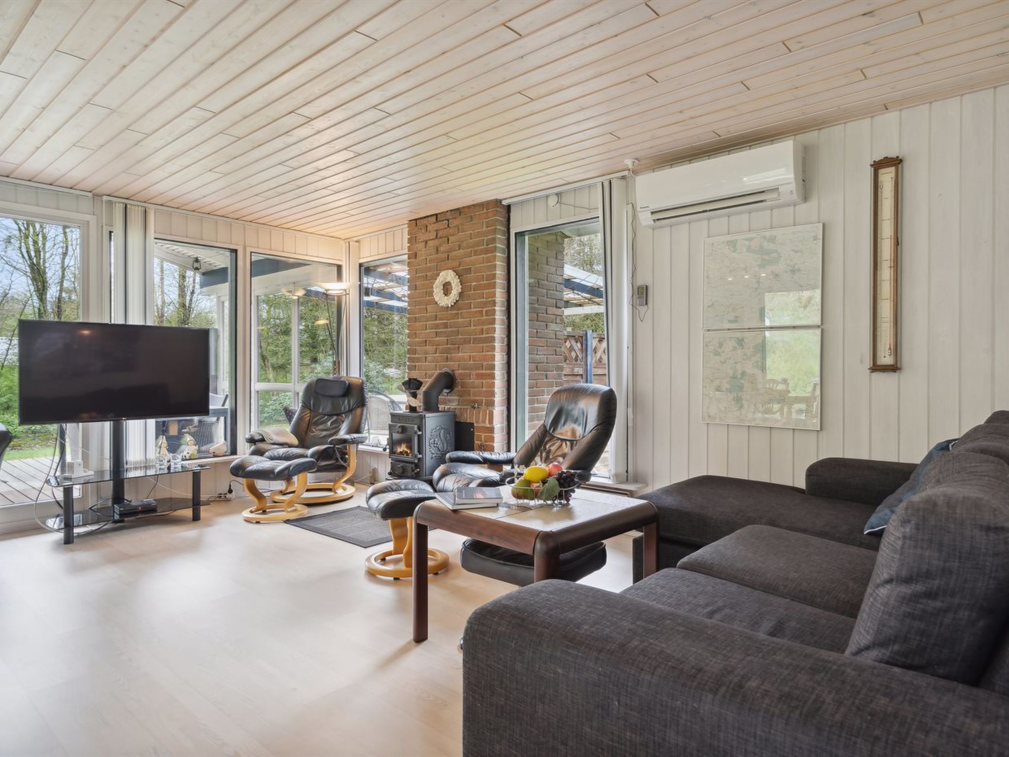 "Erlar" - 30km from the sea-Drinnen