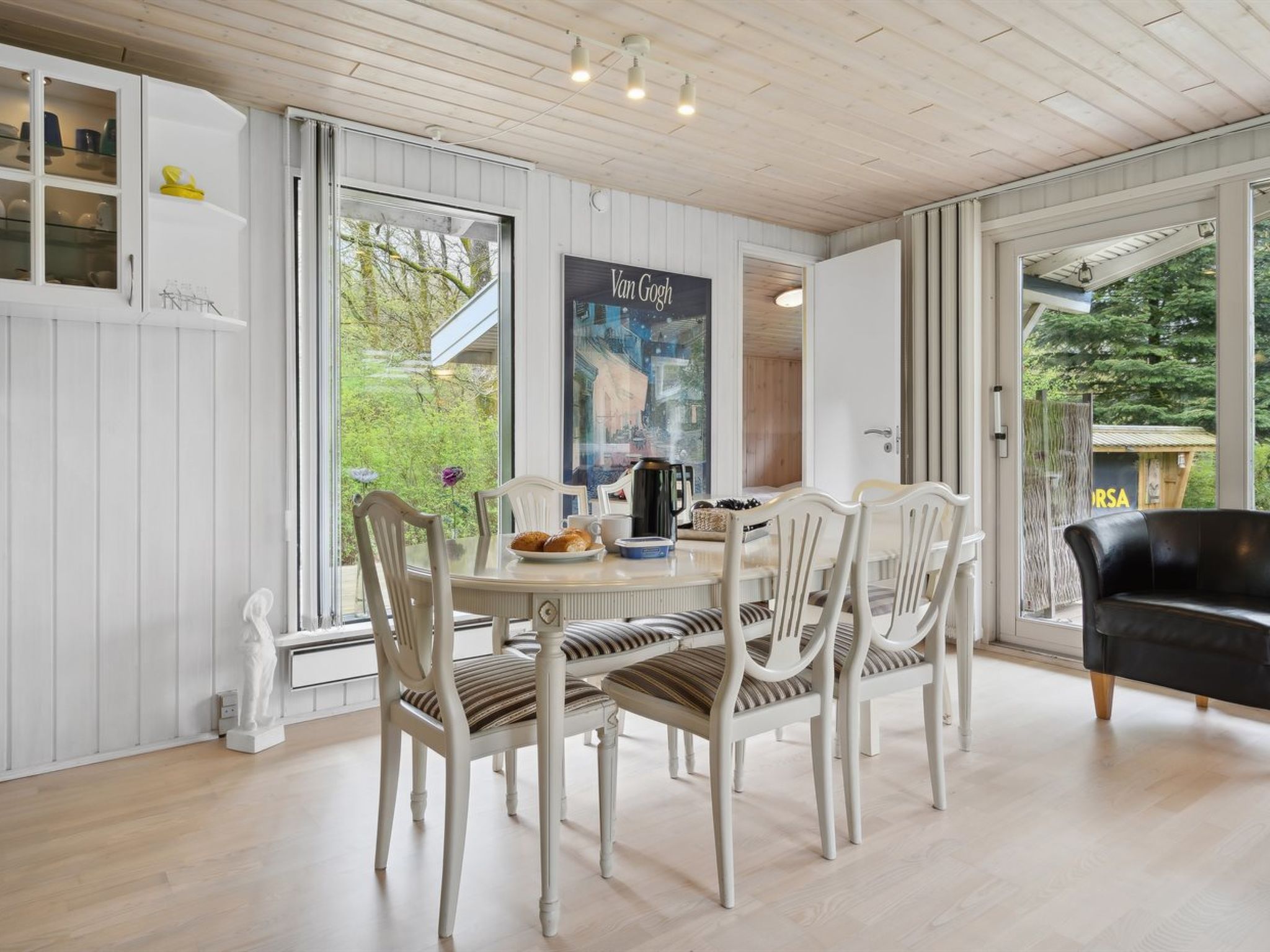 "Erlar" - 30km from the sea - Binnen