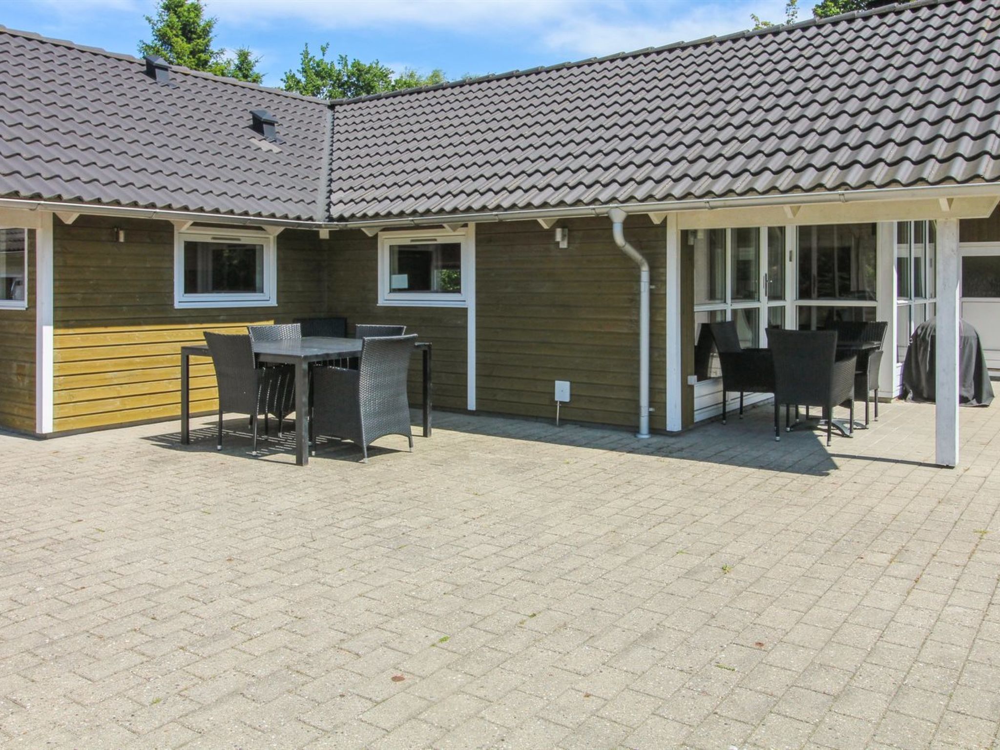 "Sanna" - 30km from the sea - Buiten