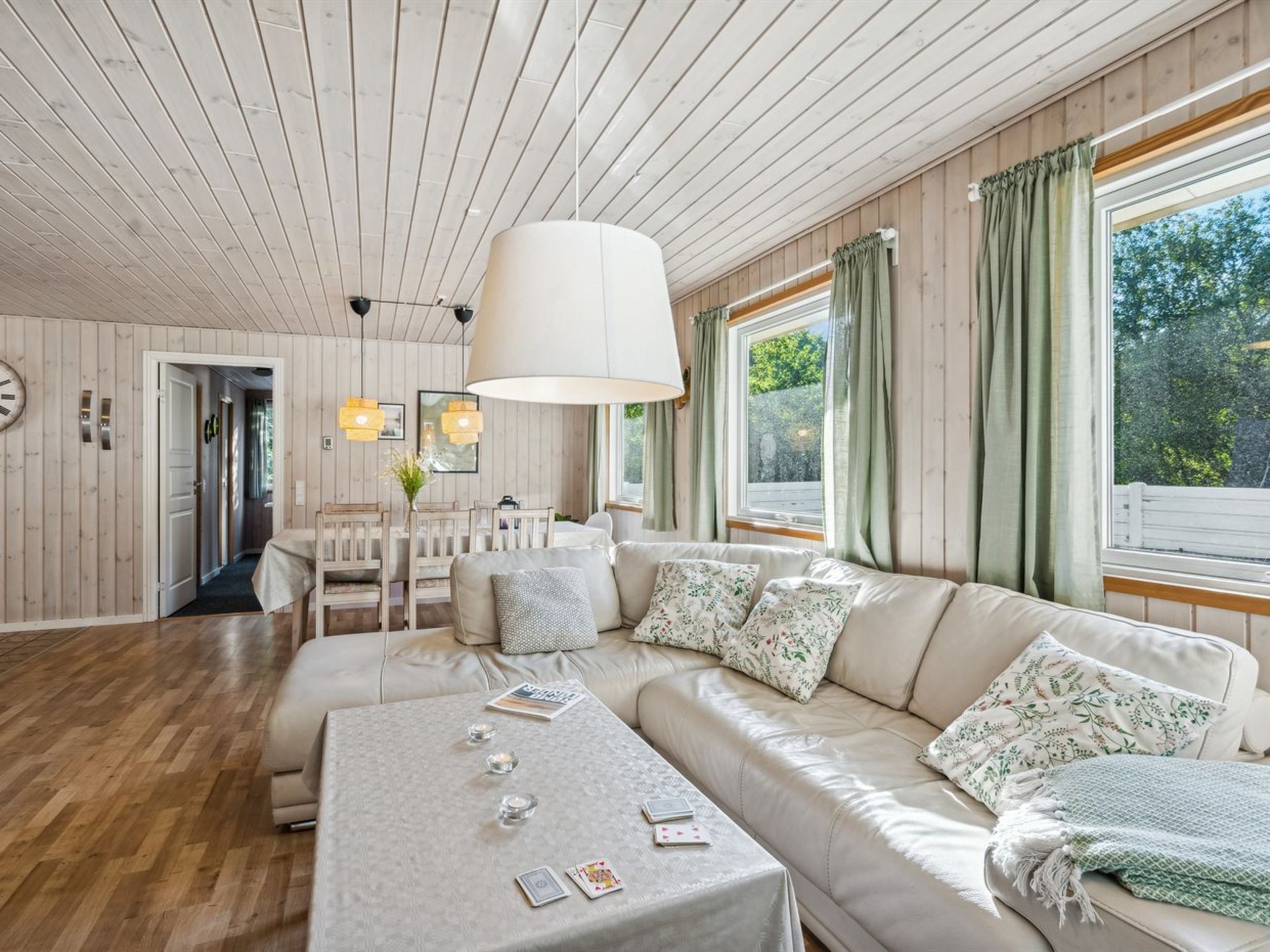 "Viljo" - 30km from the sea-Binnen