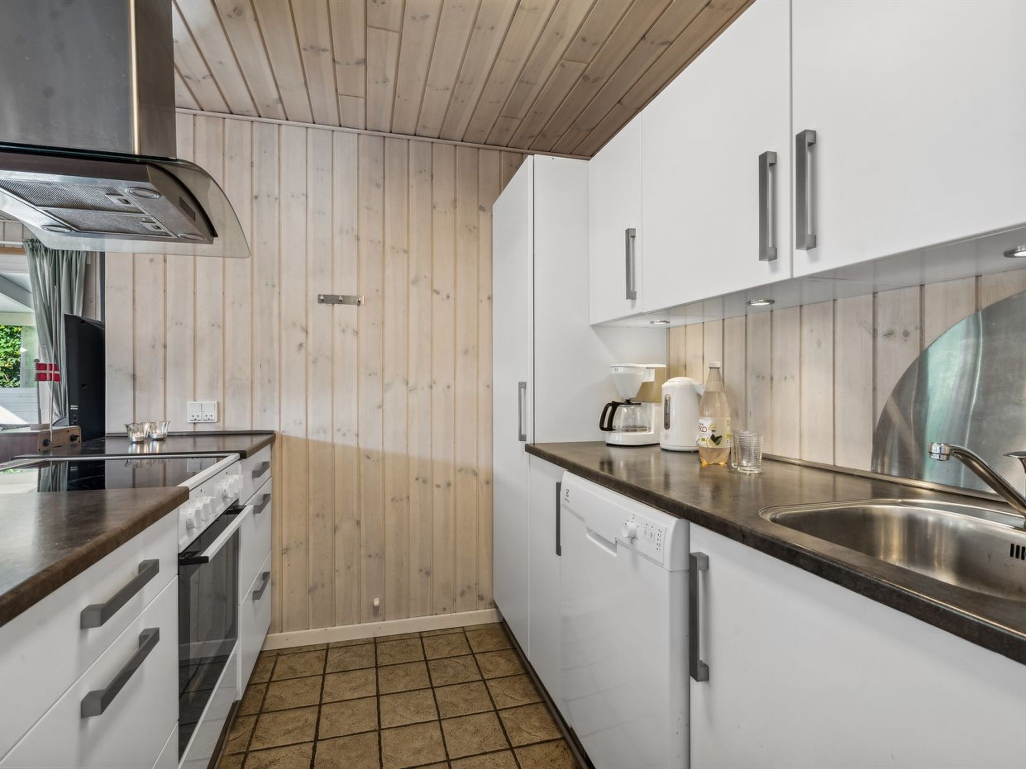 "Viljo" - 30km from the sea - Binnen