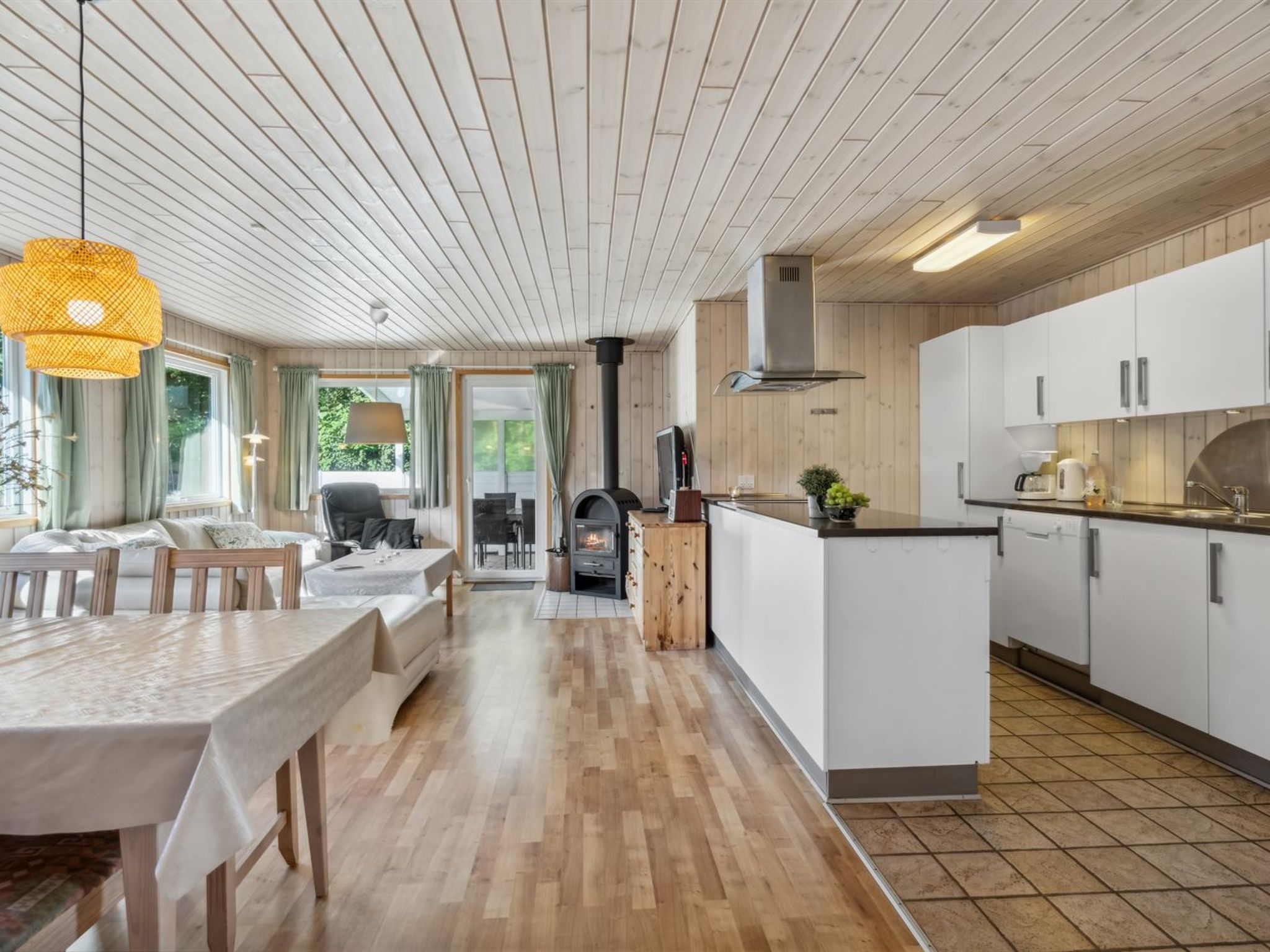 "Viljo" - 30km from the sea - Binnen