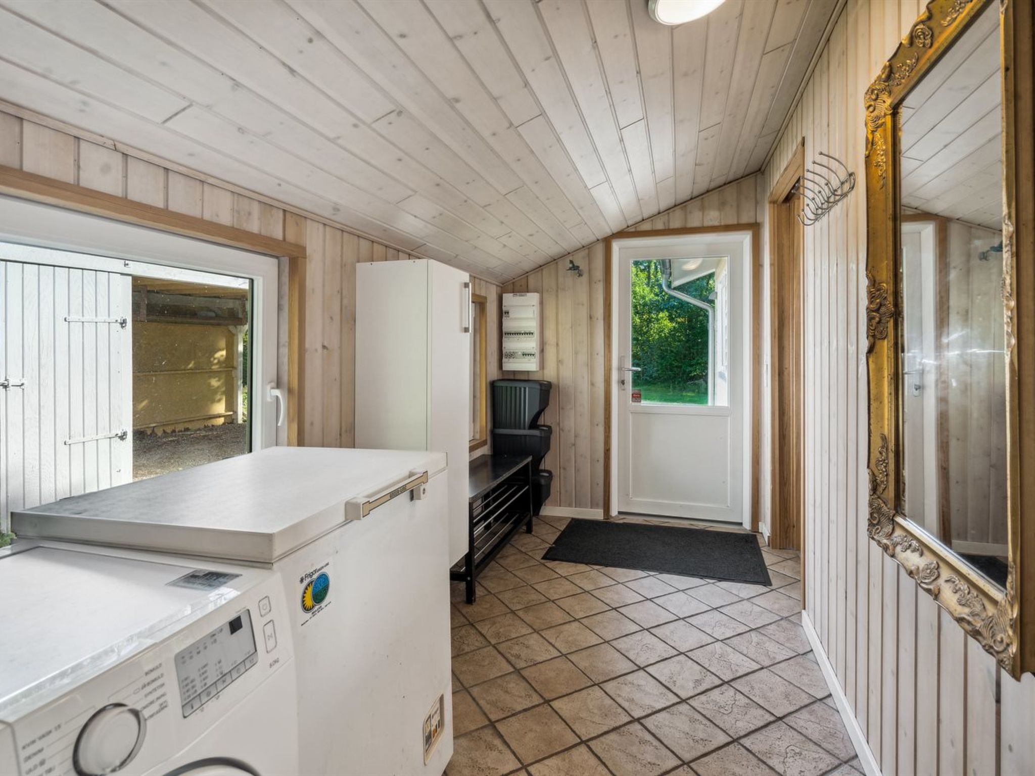 "Viljo" - 30km from the sea - Binnen