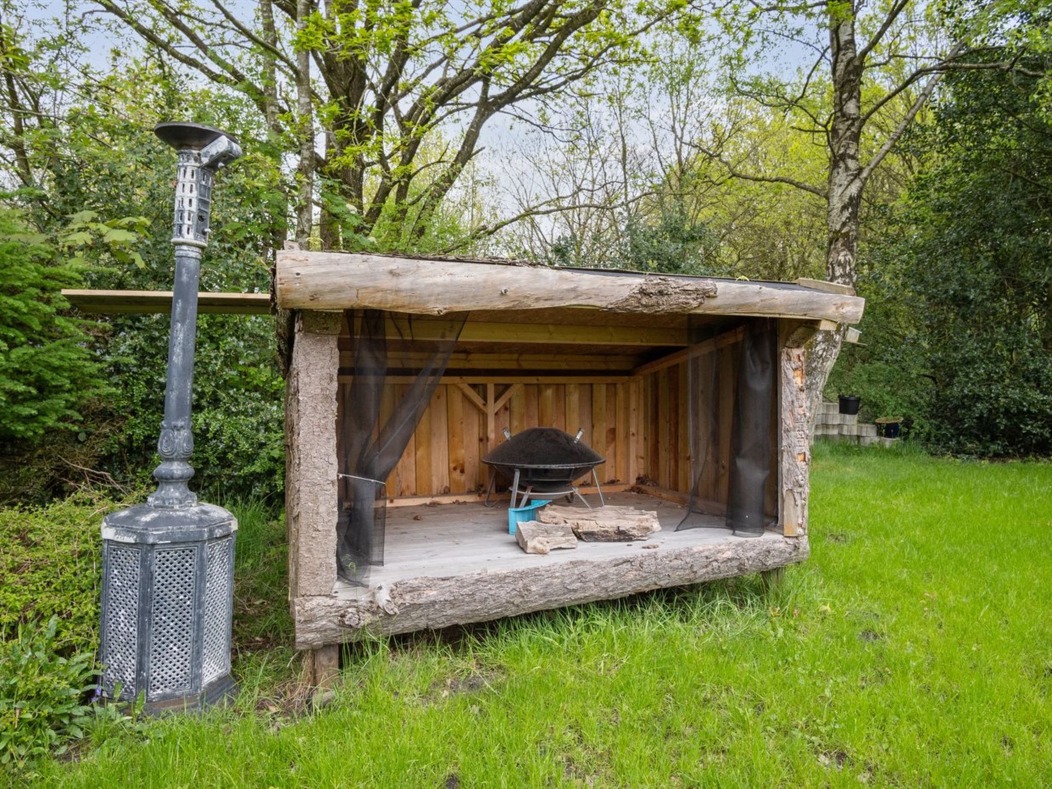 "Fenna" - 30km from the sea - Buiten