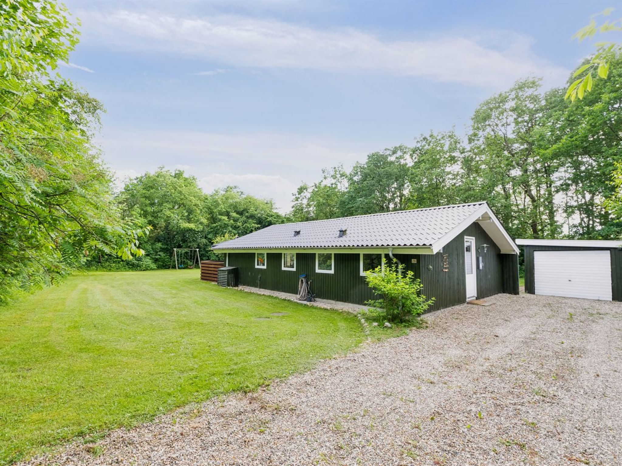 "Zaharinka" - 30km from the sea - Buiten