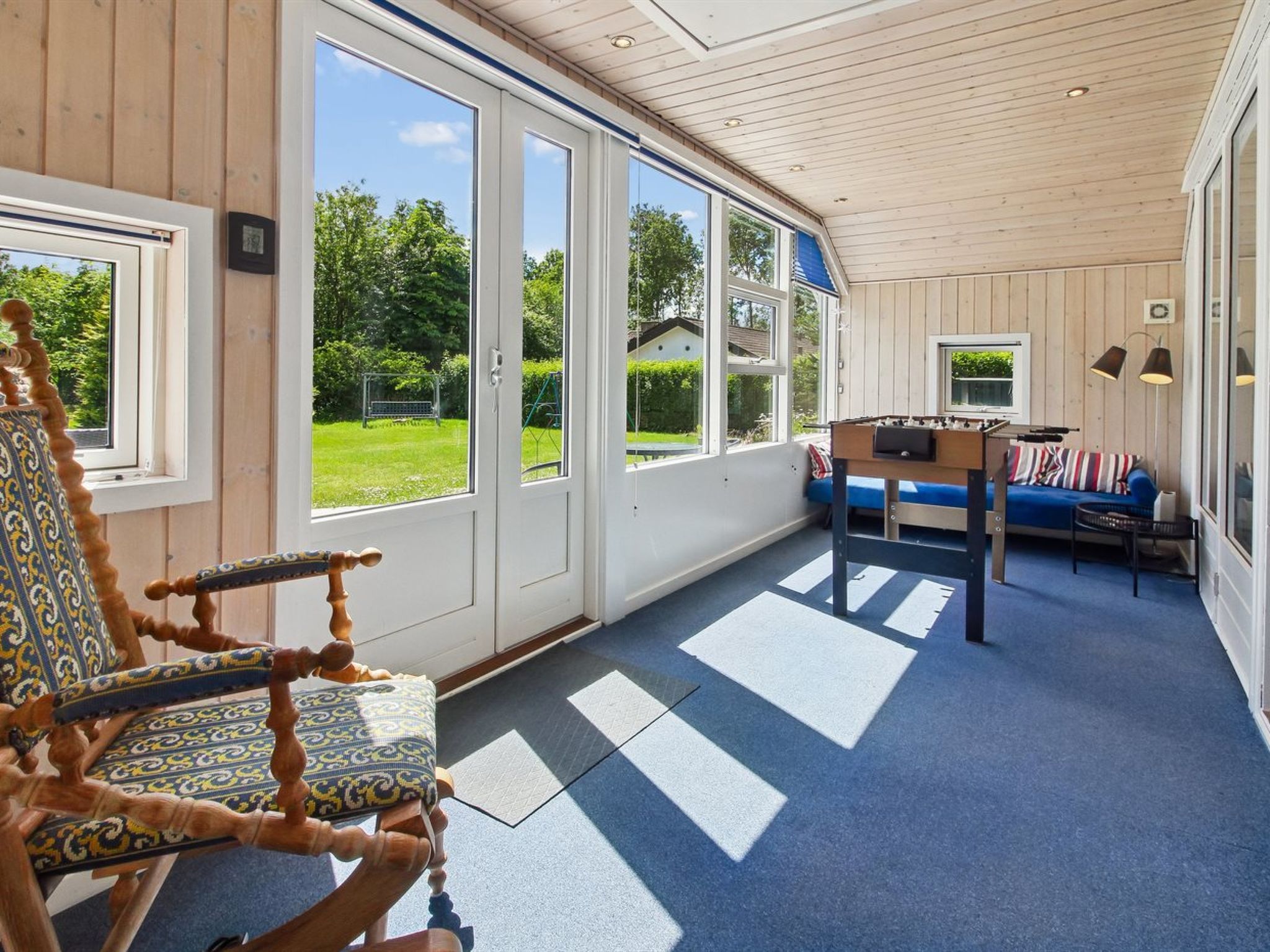 "Lenya" - 33km from the sea - Binnen