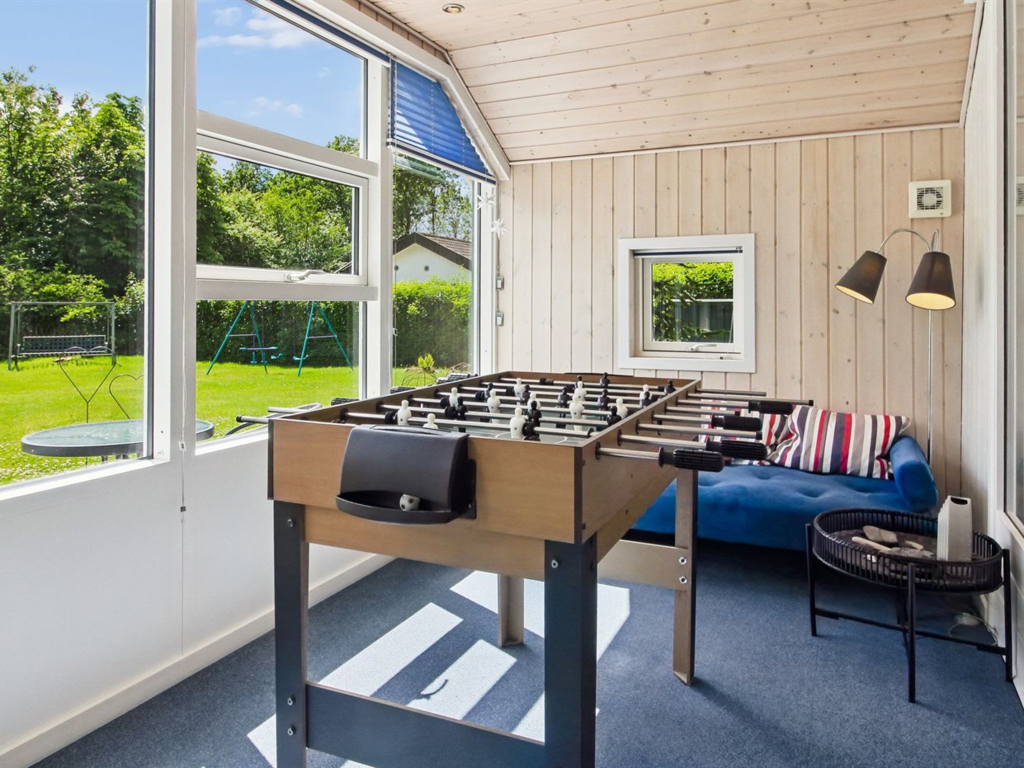 "Lenya" - 33km from the sea - Binnen