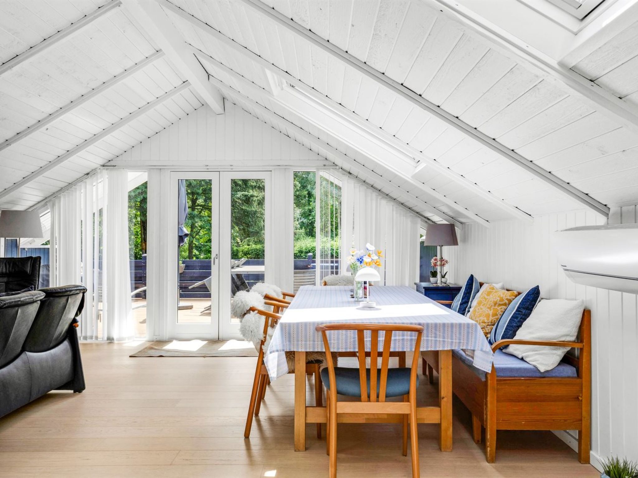"Mila" - 30km from the sea - Binnen