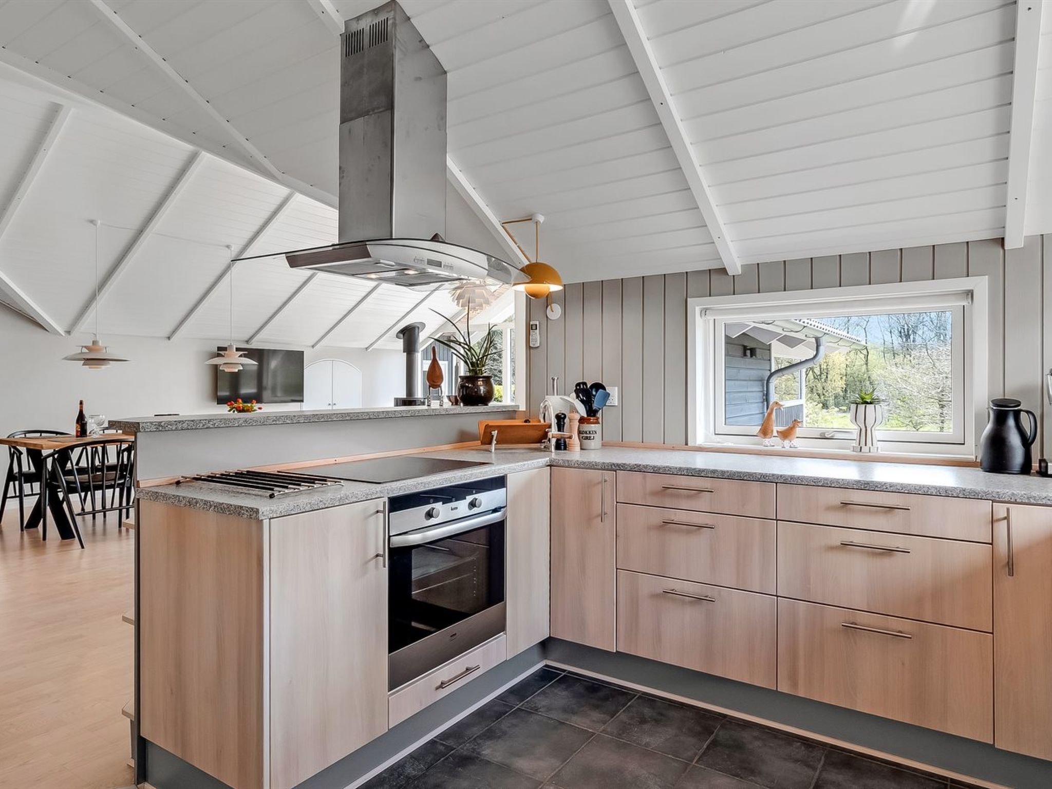 "Truels" - 30km from the sea-Binnen