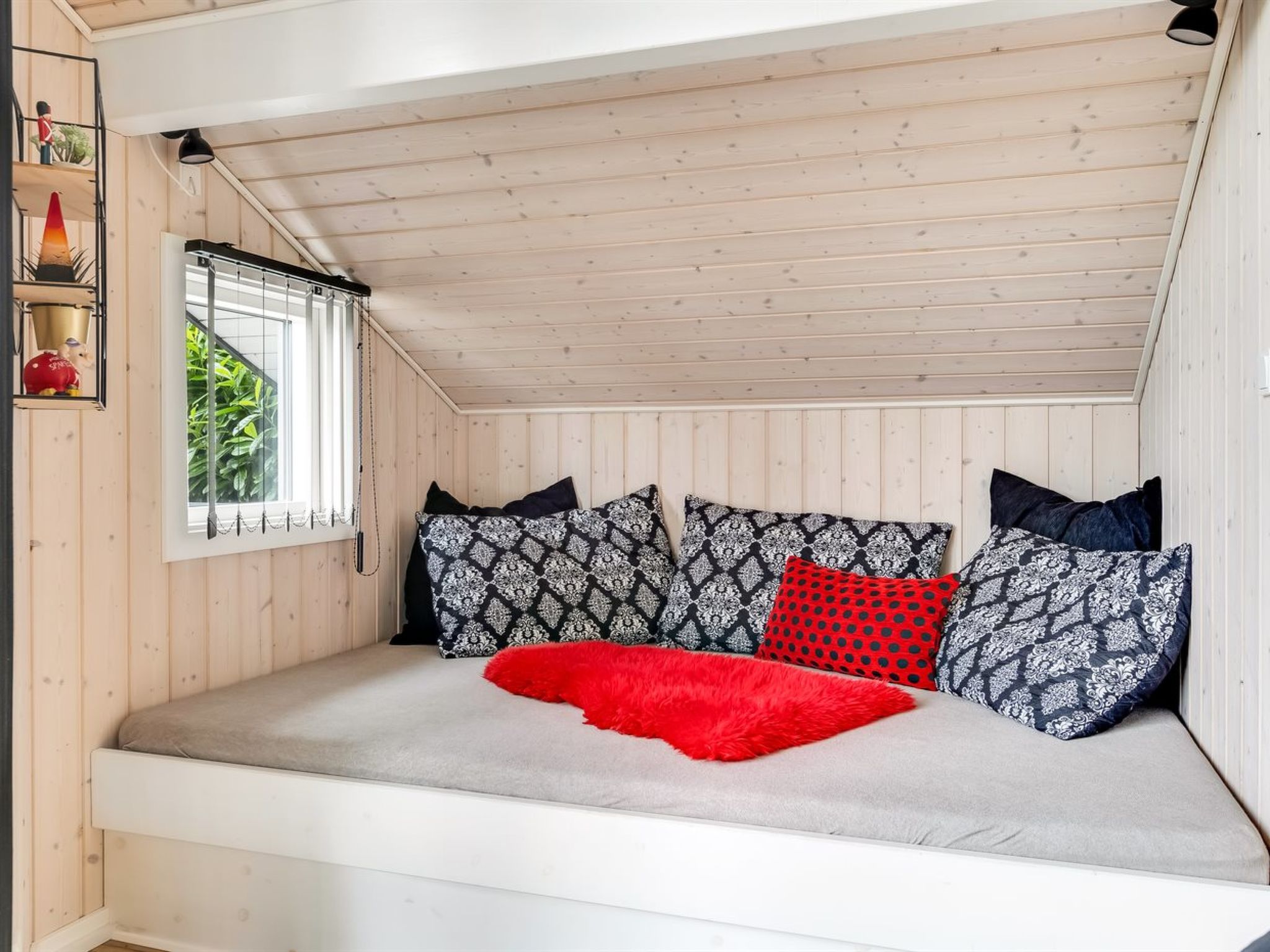 "Naimi" - 30km from the sea - Binnen