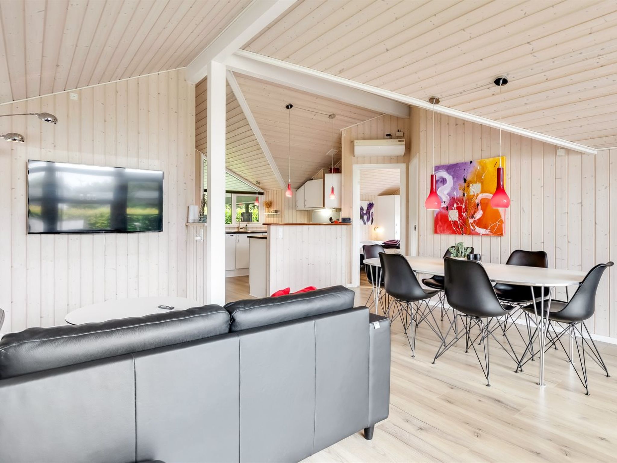 "Naimi" - 30km from the sea - Binnen