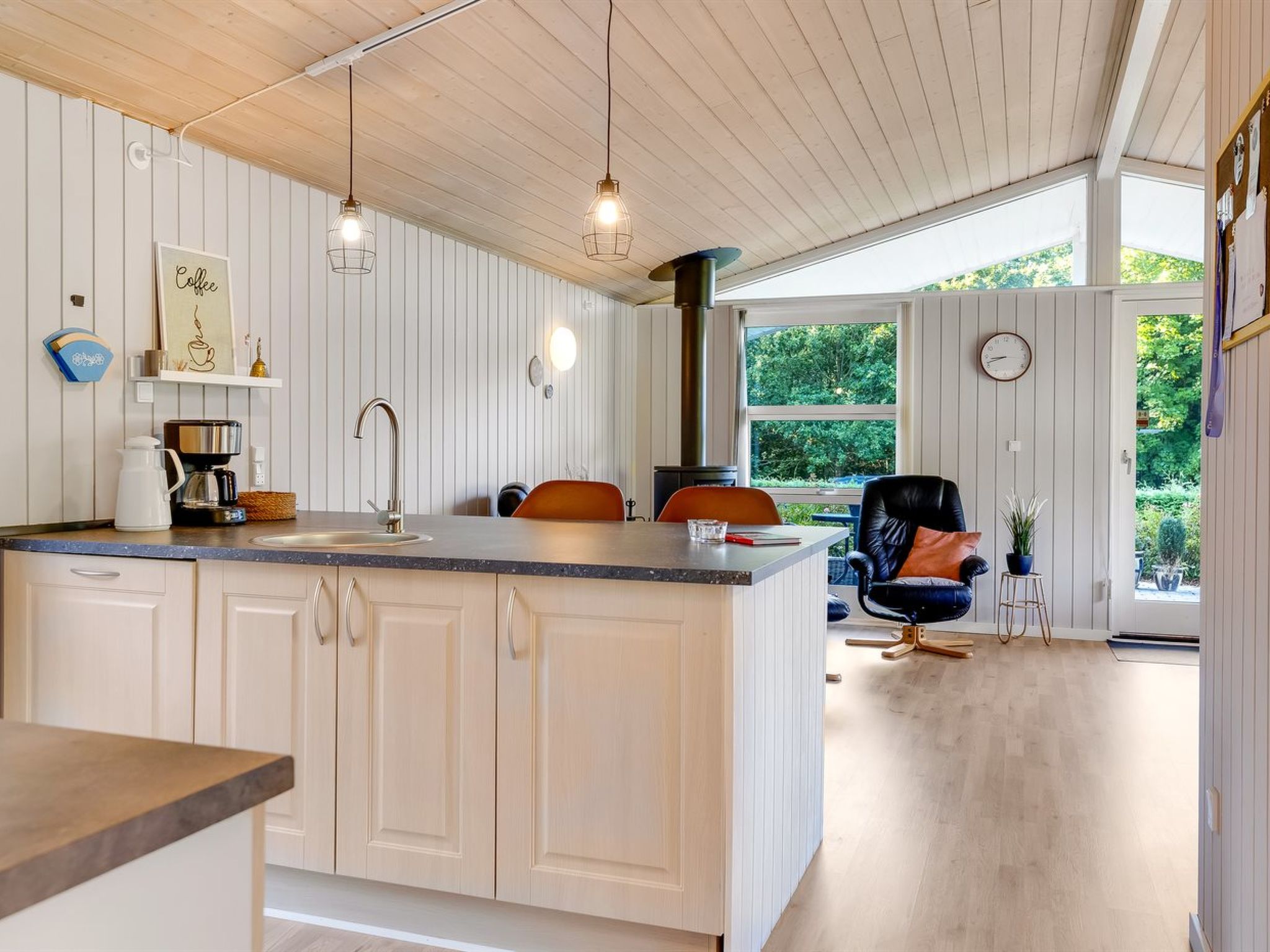 "Dorethea" - 30km from the sea - Binnen