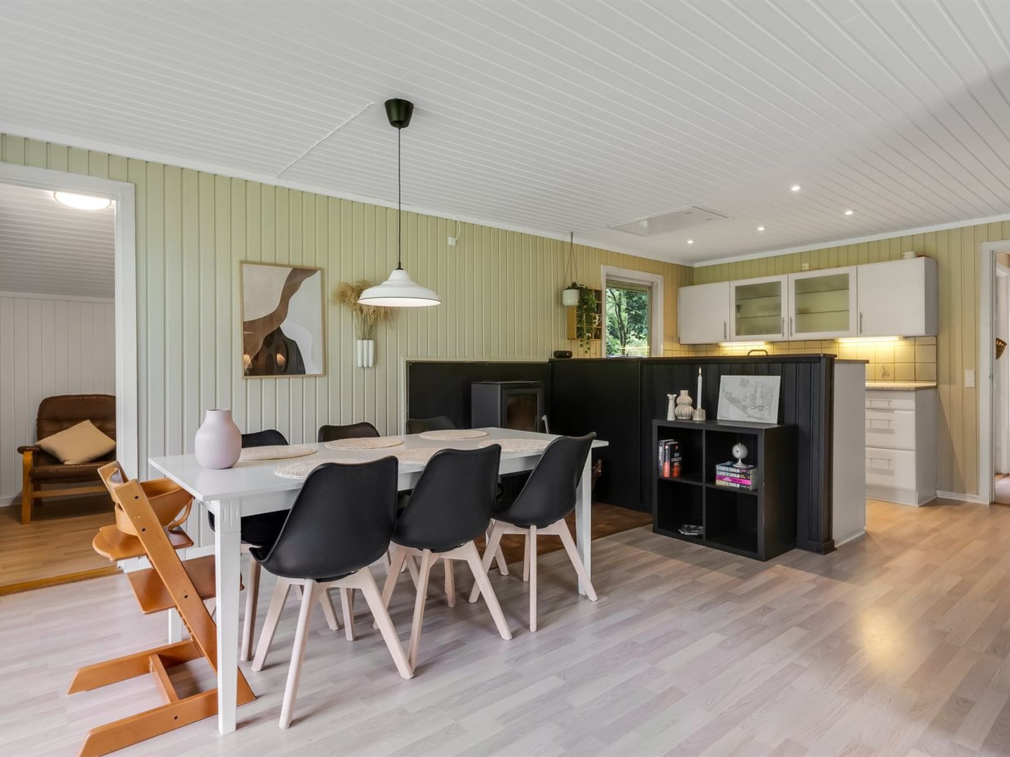 "Göran" - 30km from the sea-Drinnen