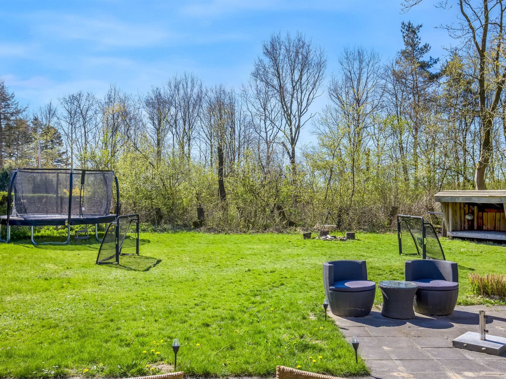 "Kennet" - 30km from the sea - Buiten