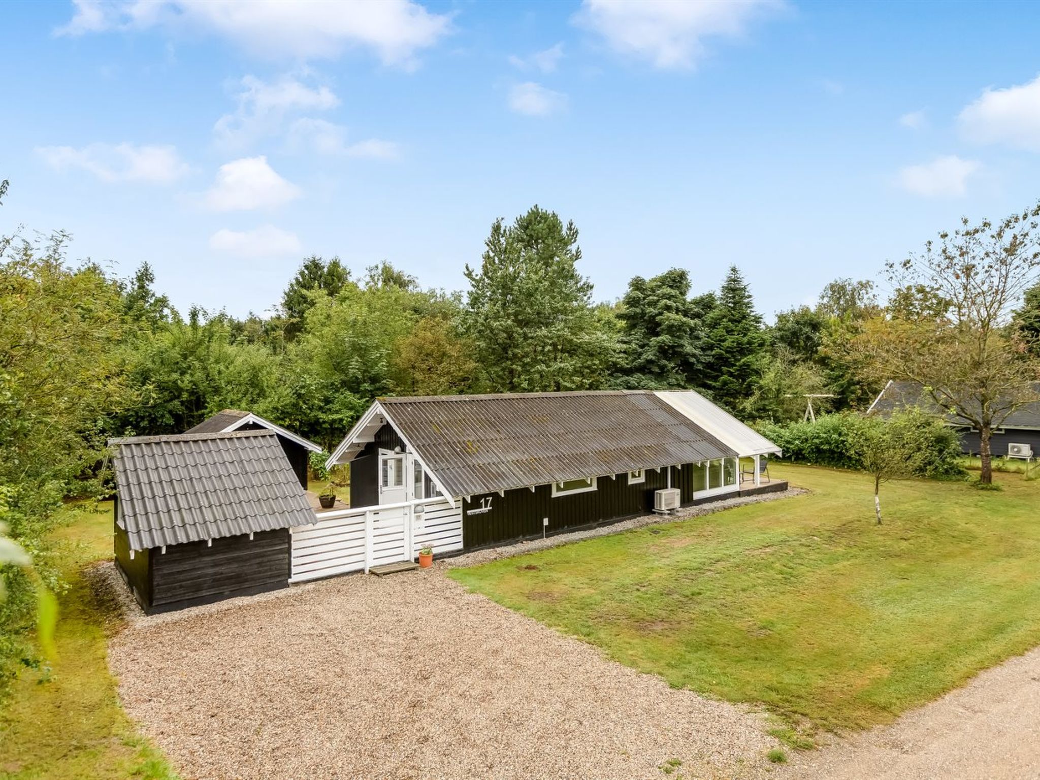 "Madita" - 30km from the sea - Draußen