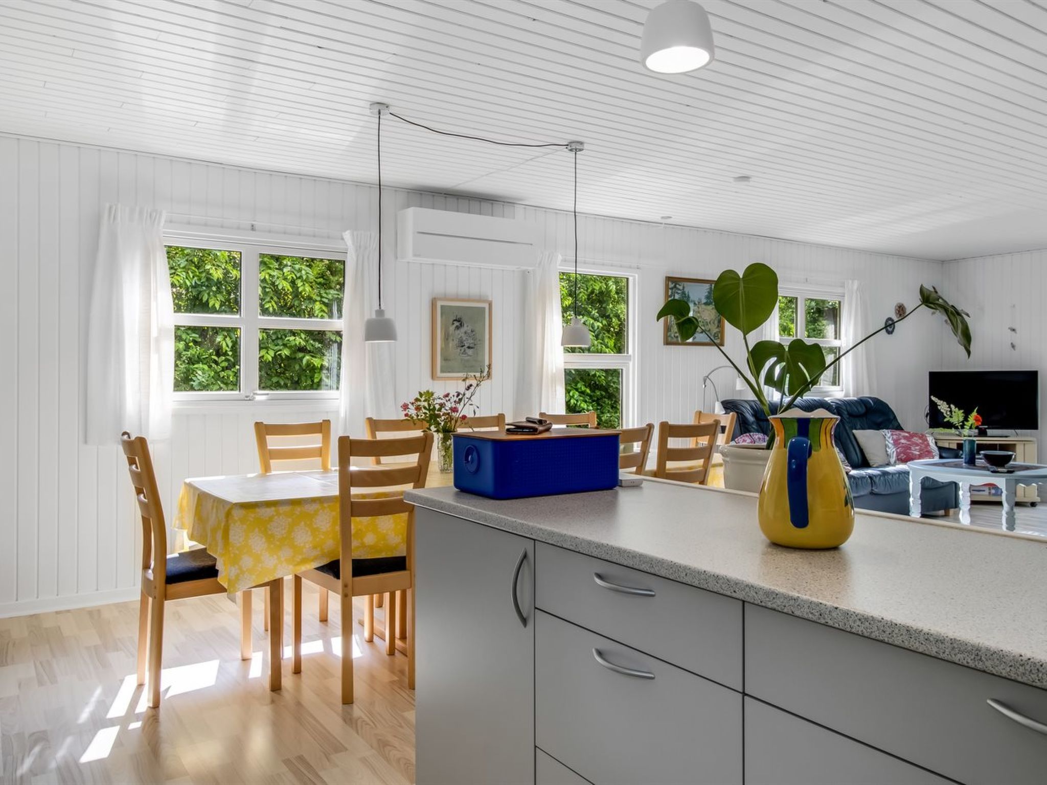 "Matias" - 30km from the sea-Binnen