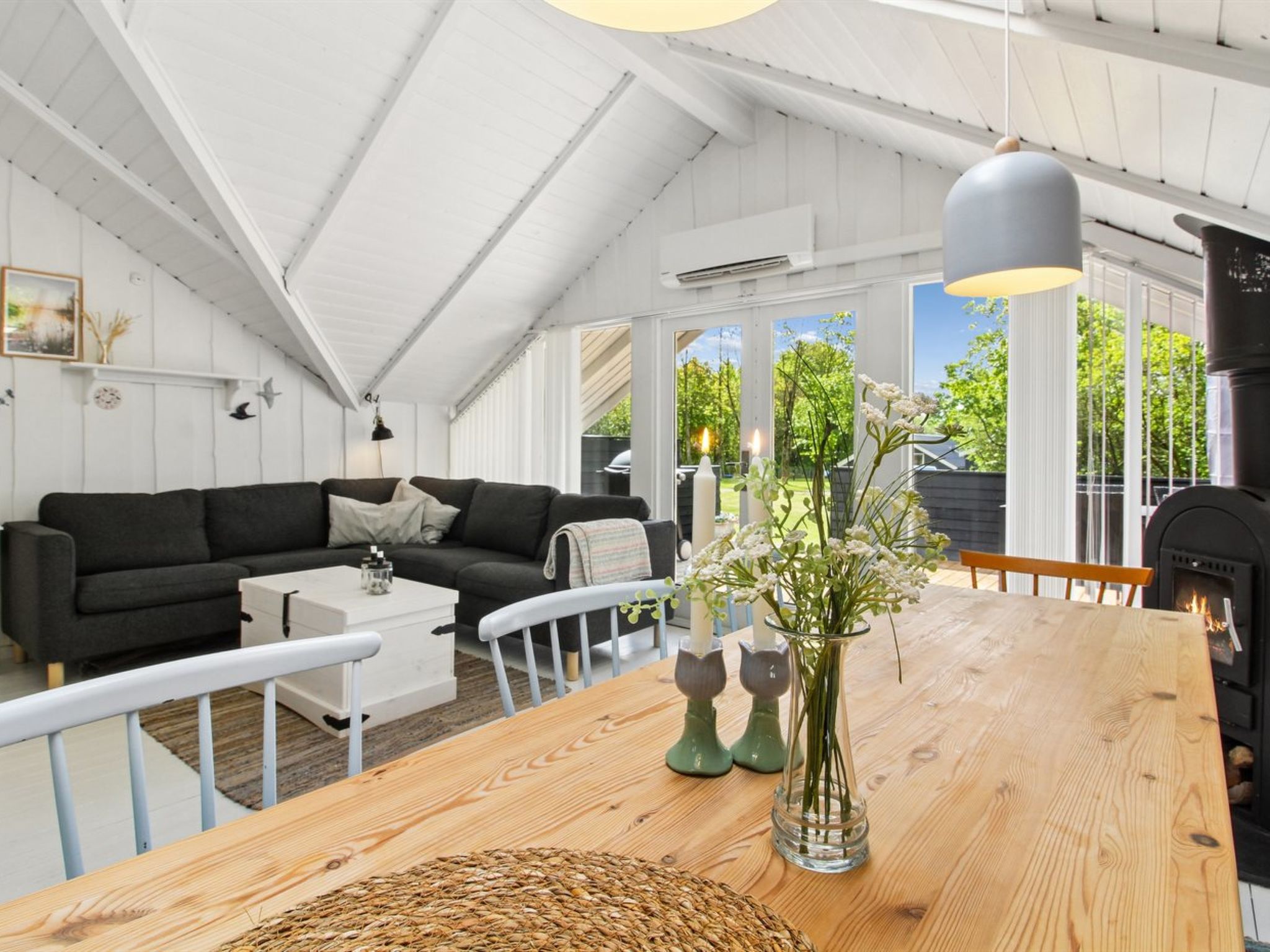 "Ilwith" - 28km from the sea - Inside