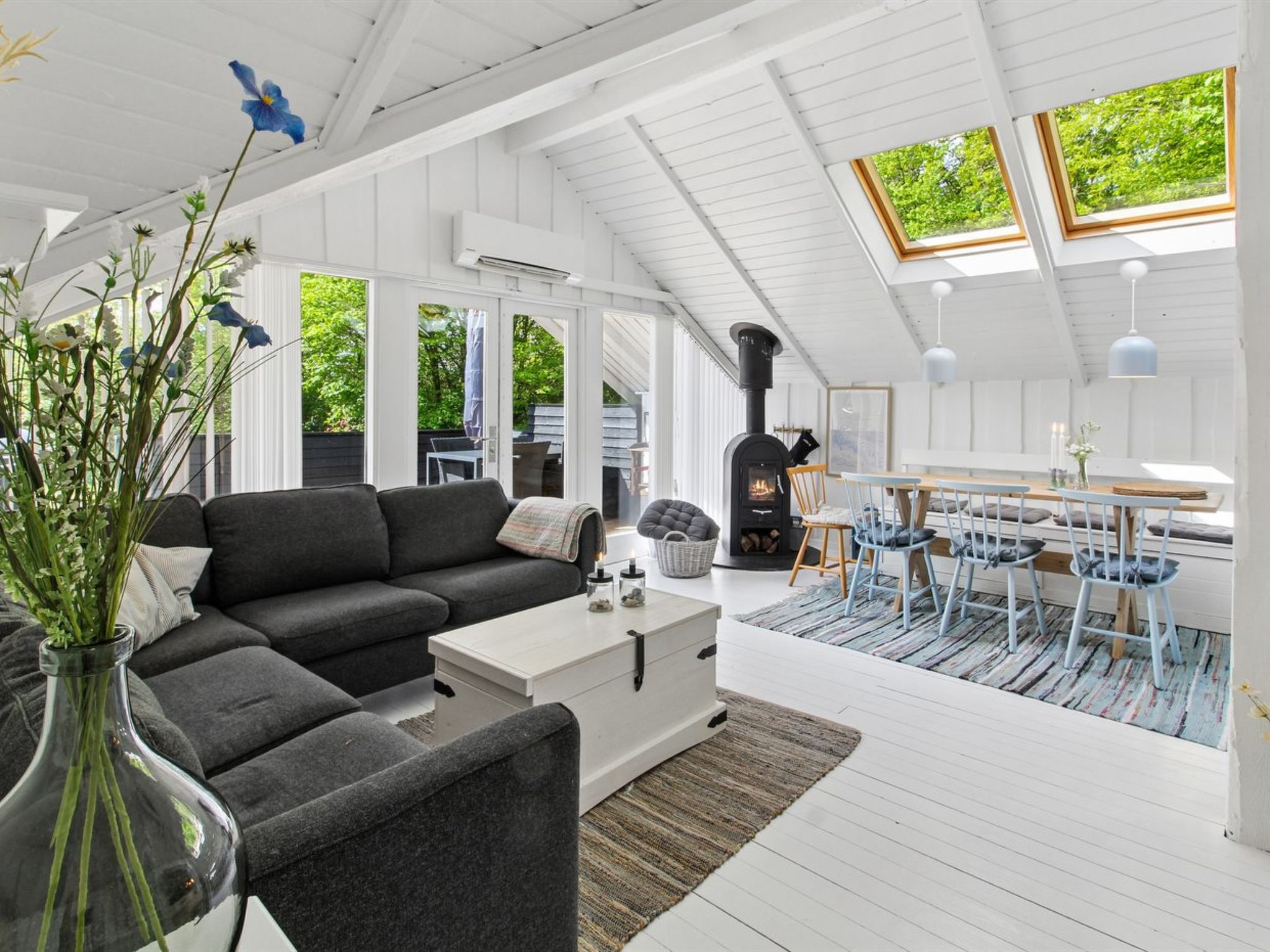 "Ilwith" - 28km from the sea - Inside
