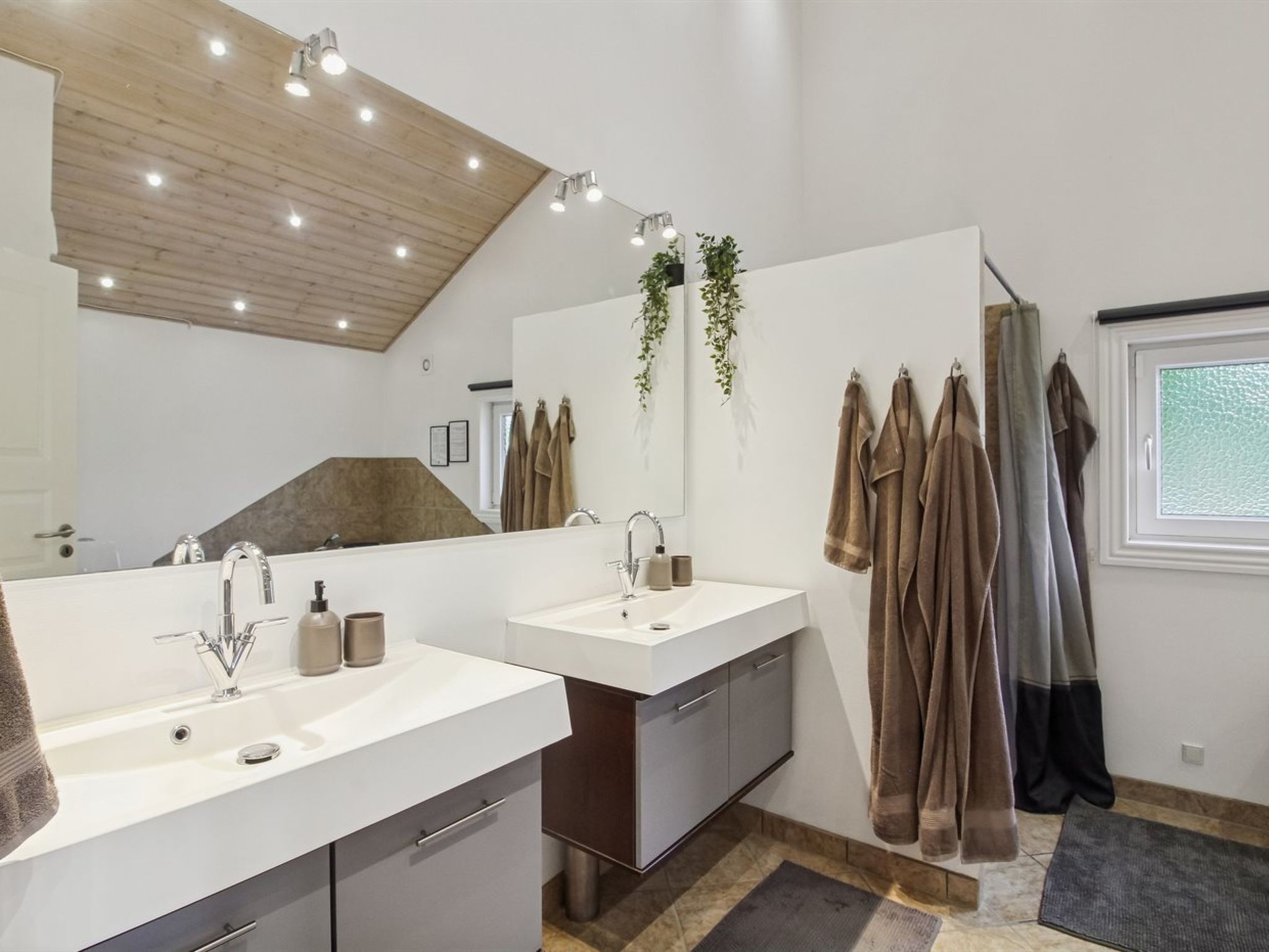 Maison "Elle" – Salle de bains, photo 10 sur 10