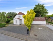 Ruim familiehuis voor 8 in Agerskov met studio, tuin & speeltoestel - thumbnail 5