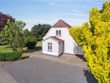 Ruim familiehuis voor 8 in Agerskov met studio, tuin & speeltoestel - thumbnail 4