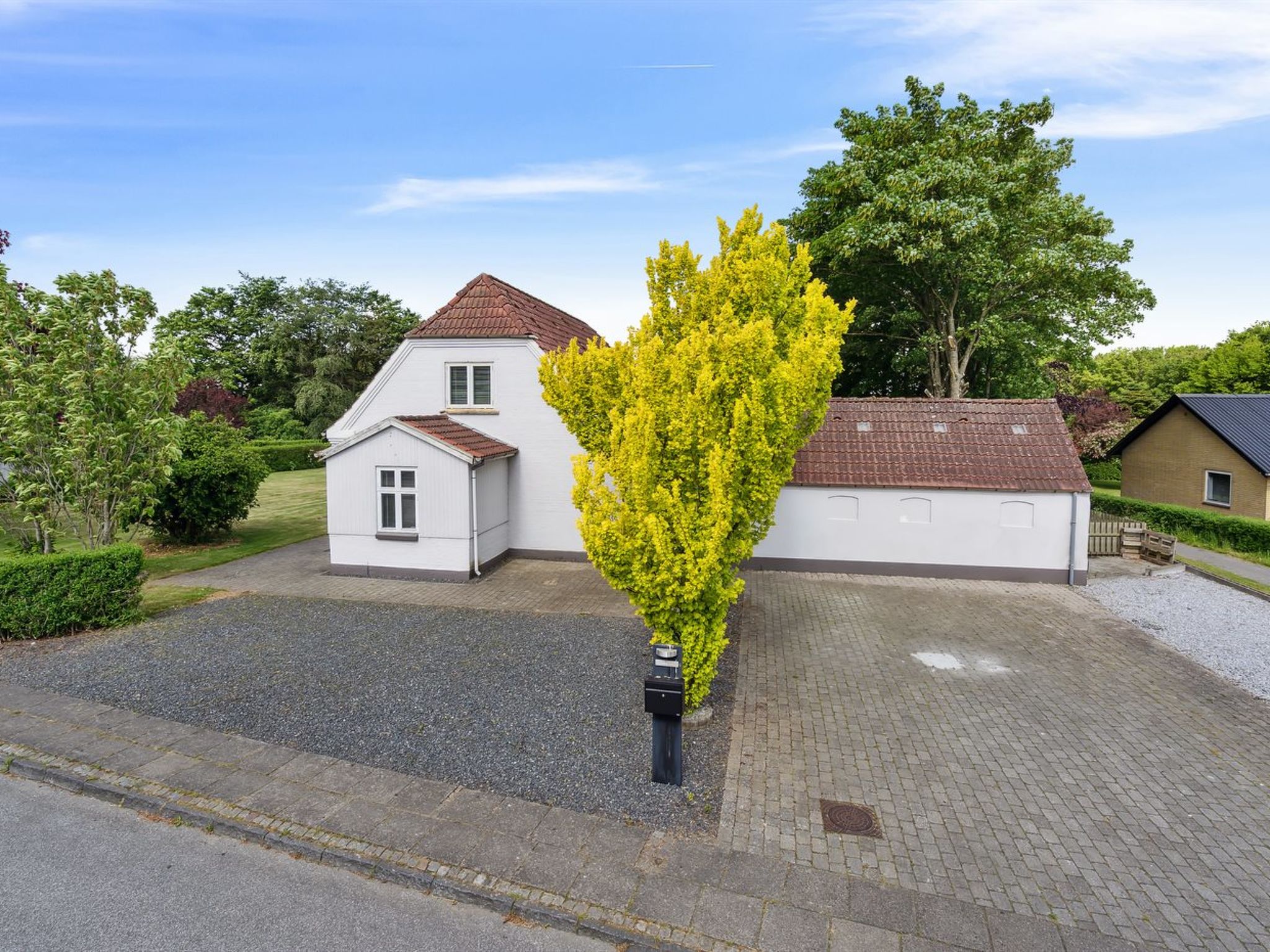 "Essie" - 20km from the sea - Buiten