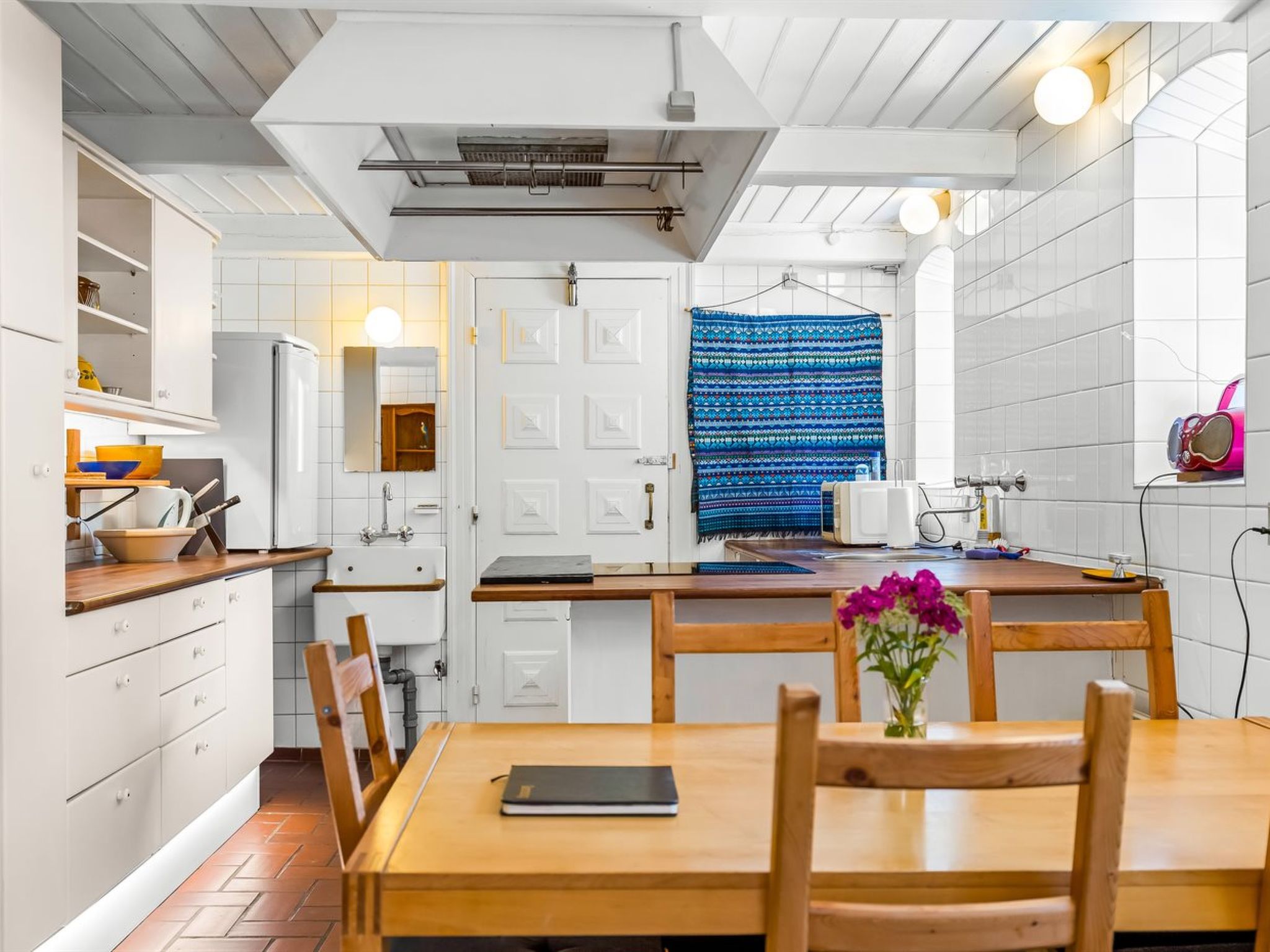 "Thilo" - 39km from the sea - Inside