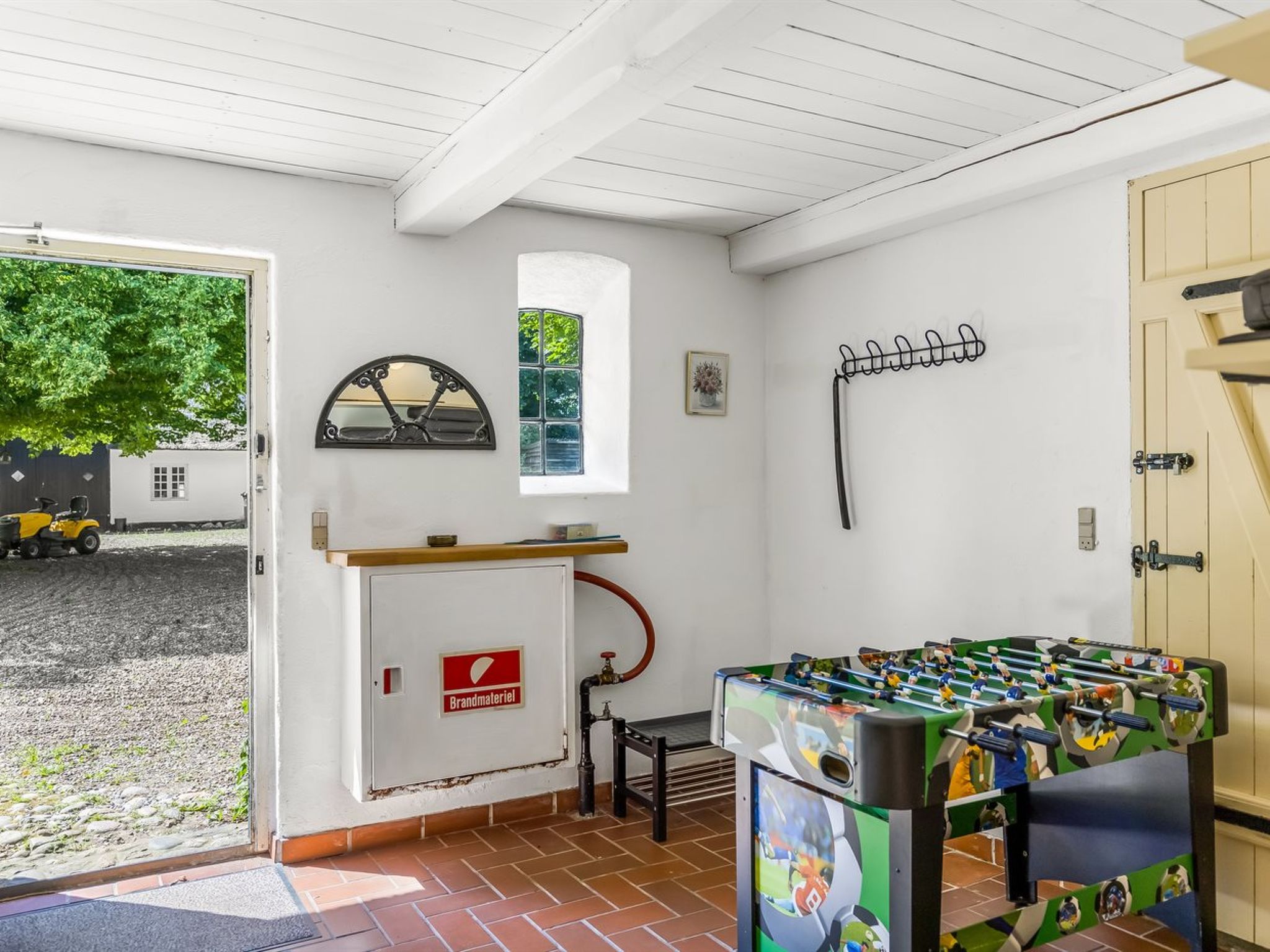 "Thilo" - 39km from the sea - Inside