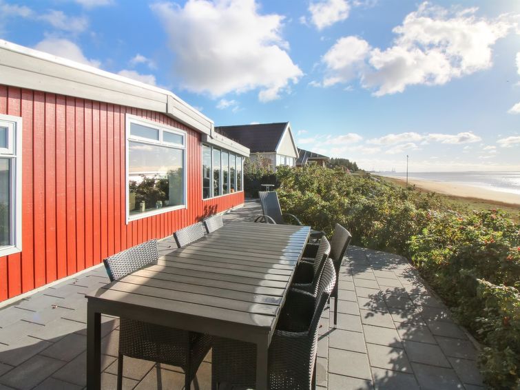 Search and Stay destination Esbjerg V, Denmark from . "Erno" - 20m from the sea in Western Jutland