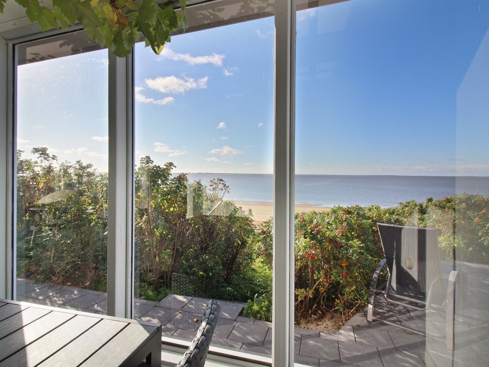 "Erno" - 20m from the sea - Binnen