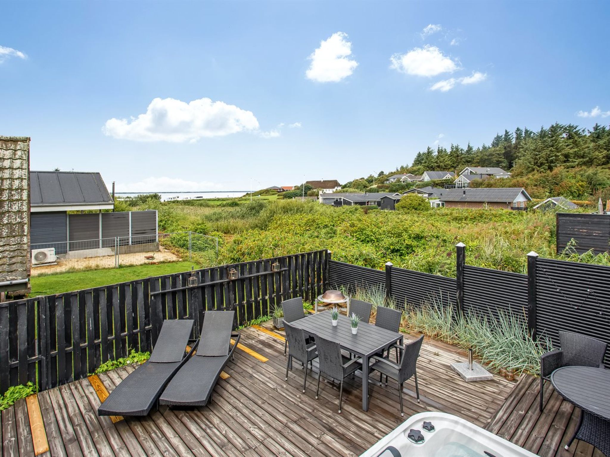 "Solfrid" - 150m from the sea - Buiten