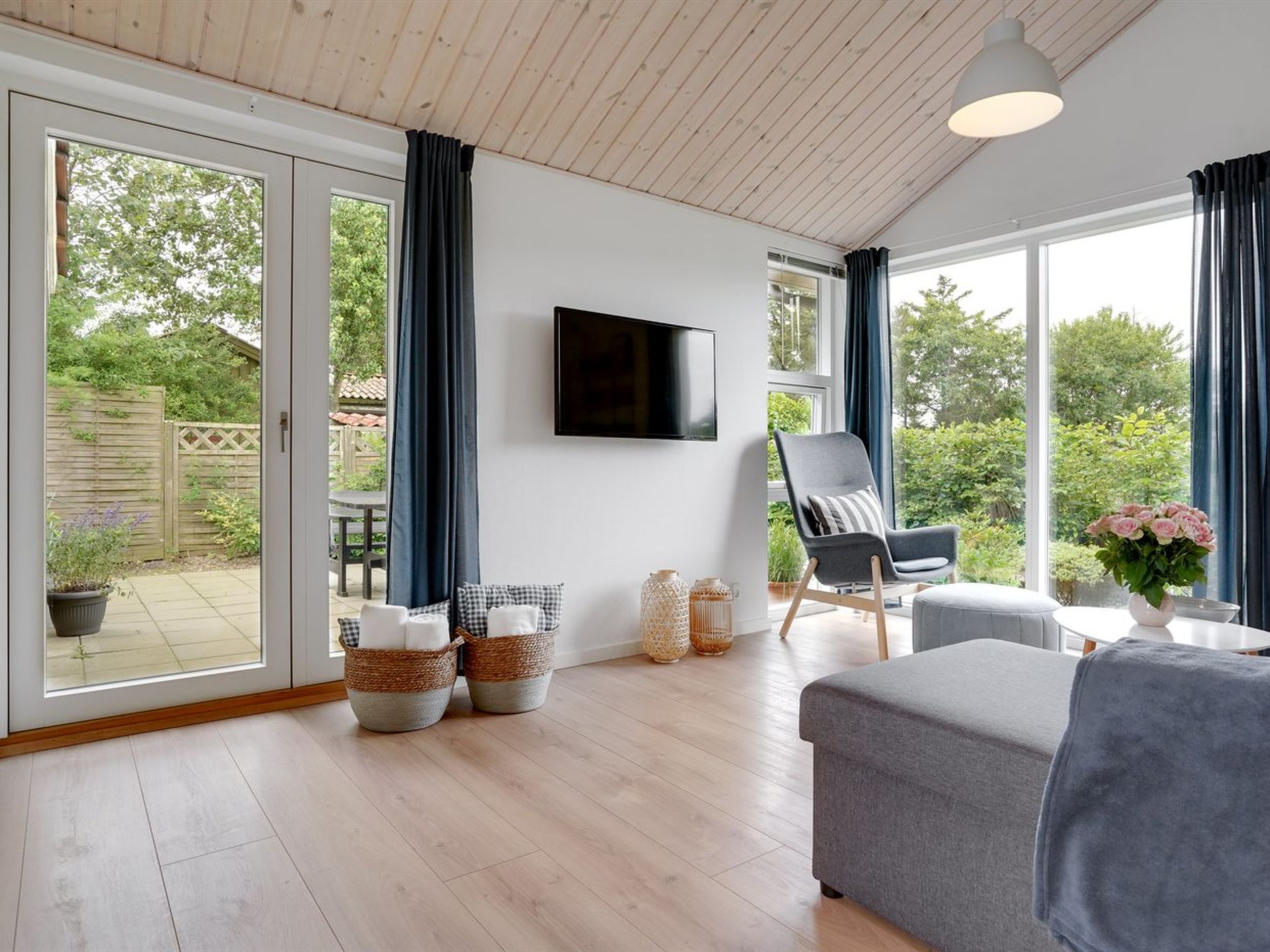 "Jörgen" - 100m from the sea-Binnen