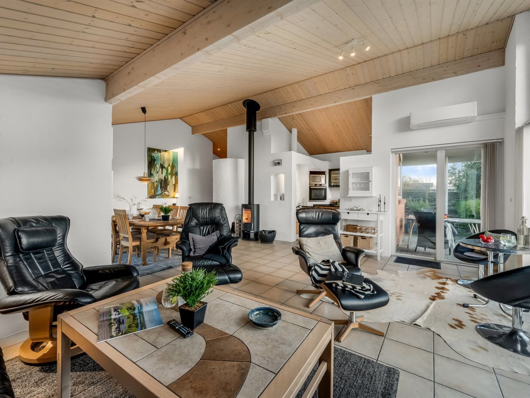 "Takenya" - 350m to the fjord — Living Room (5 of 24)