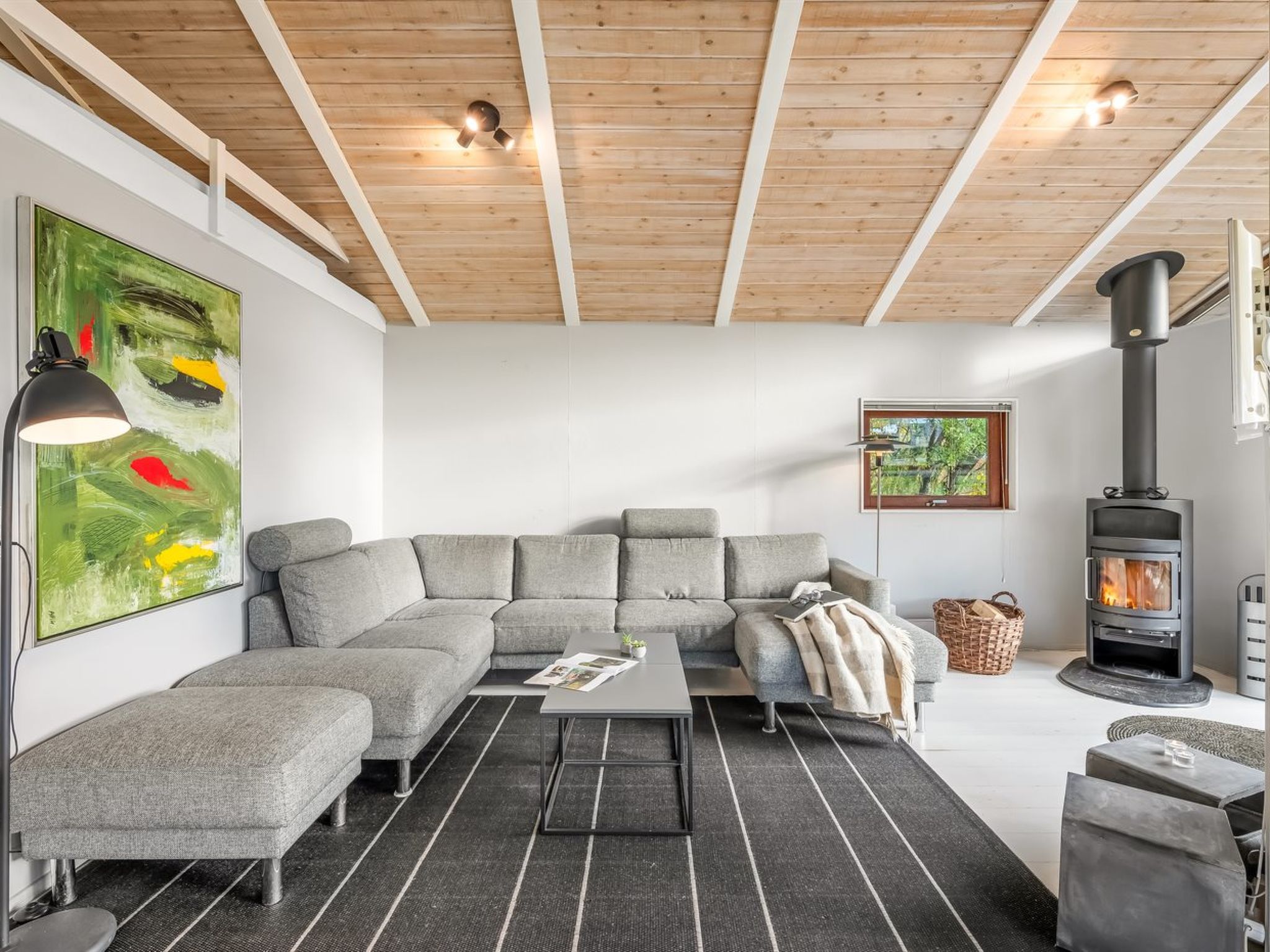 "Jord" - 3.7km from the sea-Drinnen