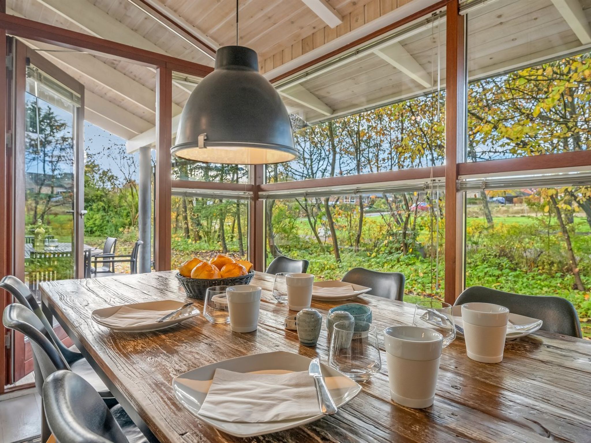 "Jord" - 3.7km from the sea-Drinnen