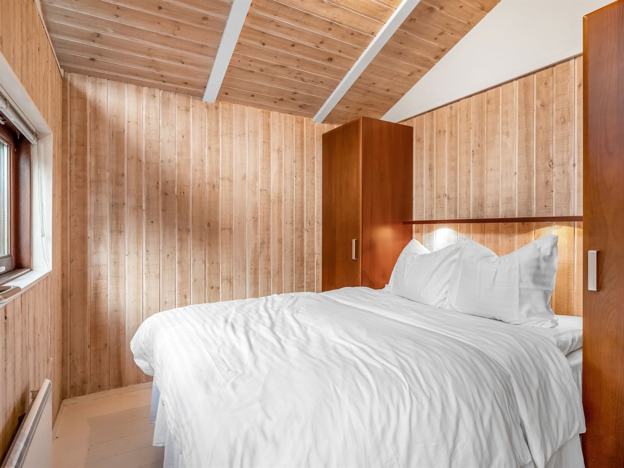 "Jord" - 3.7km from the sea-Drinnen