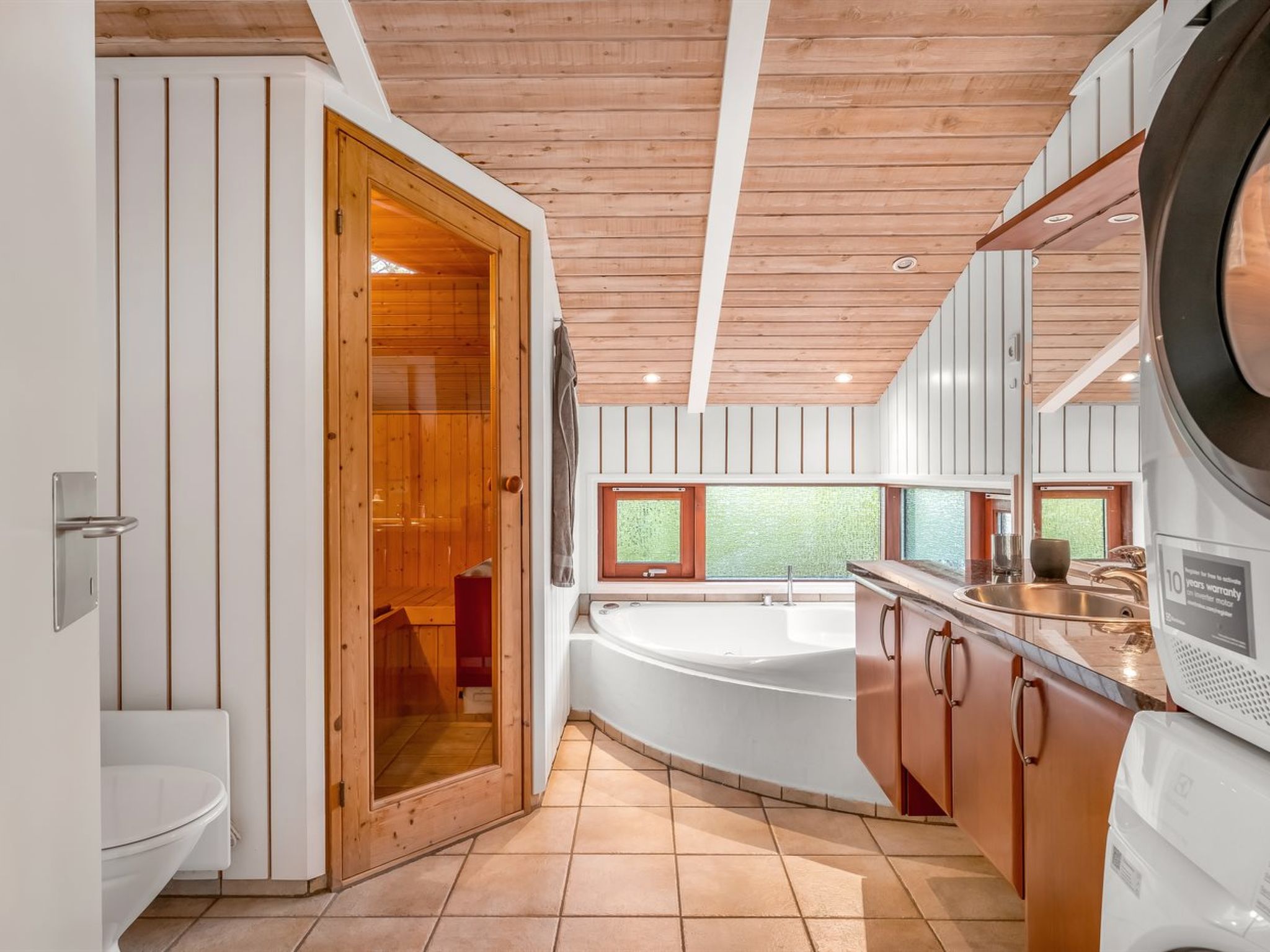 "Jord" - 3.7km from the sea-Drinnen