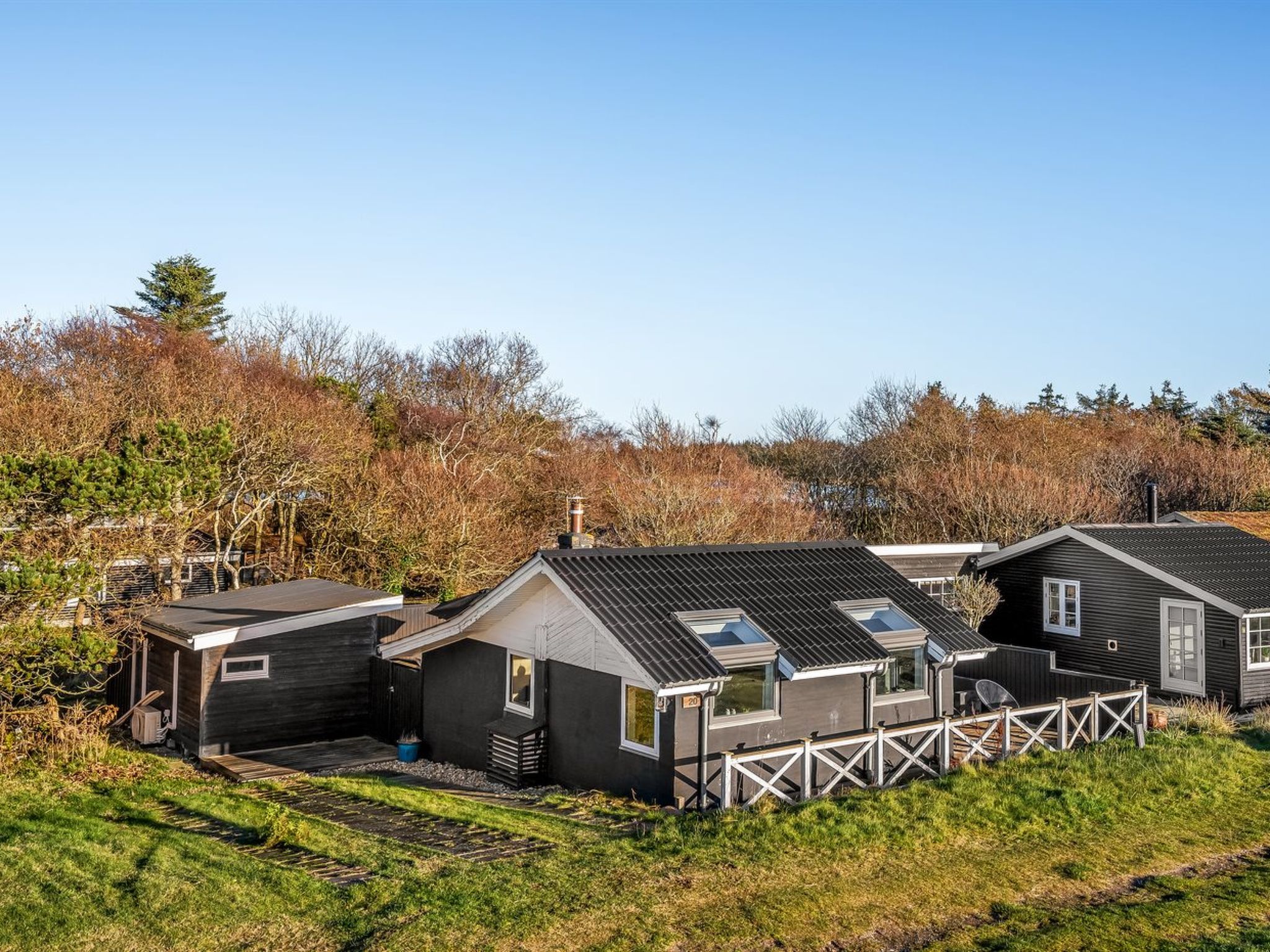 "Esben" - 15m from the sea