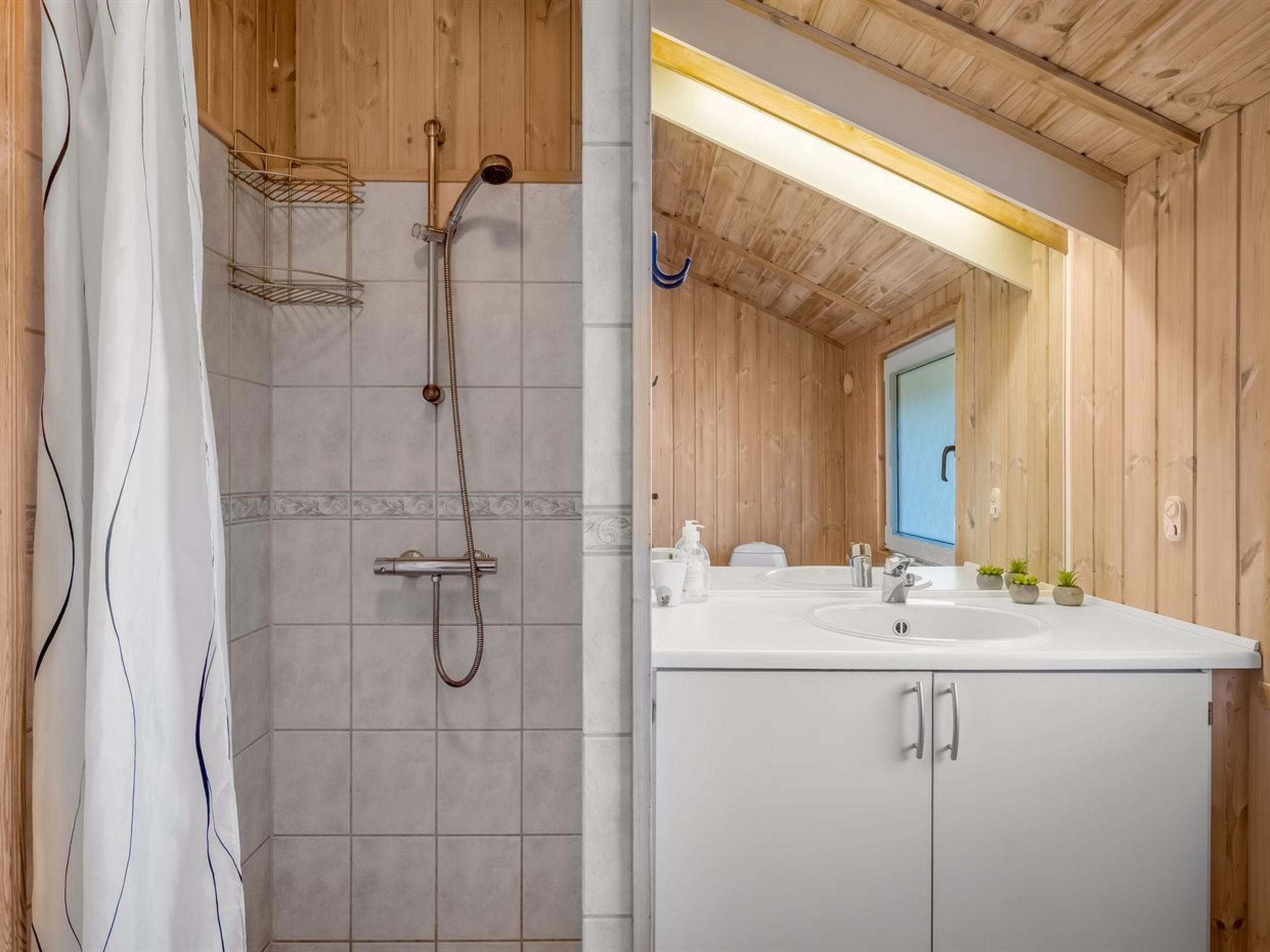 "Heika" - 6.8km from the sea - Inside