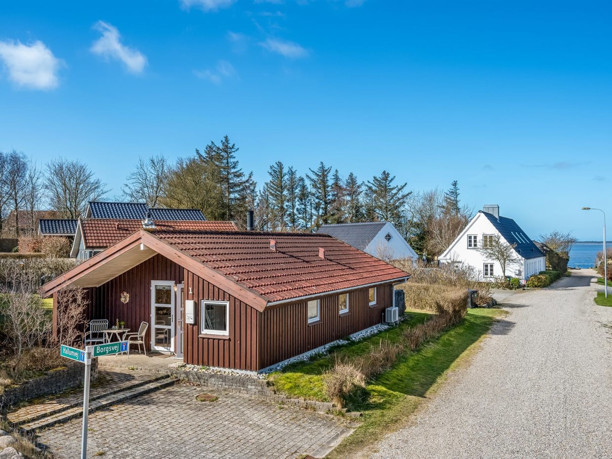 "Heika" - 6.8km from the sea