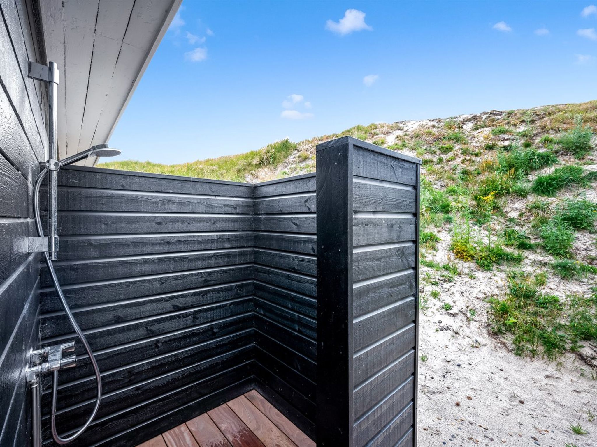 "Jamie" - 200m from the sea - Buiten