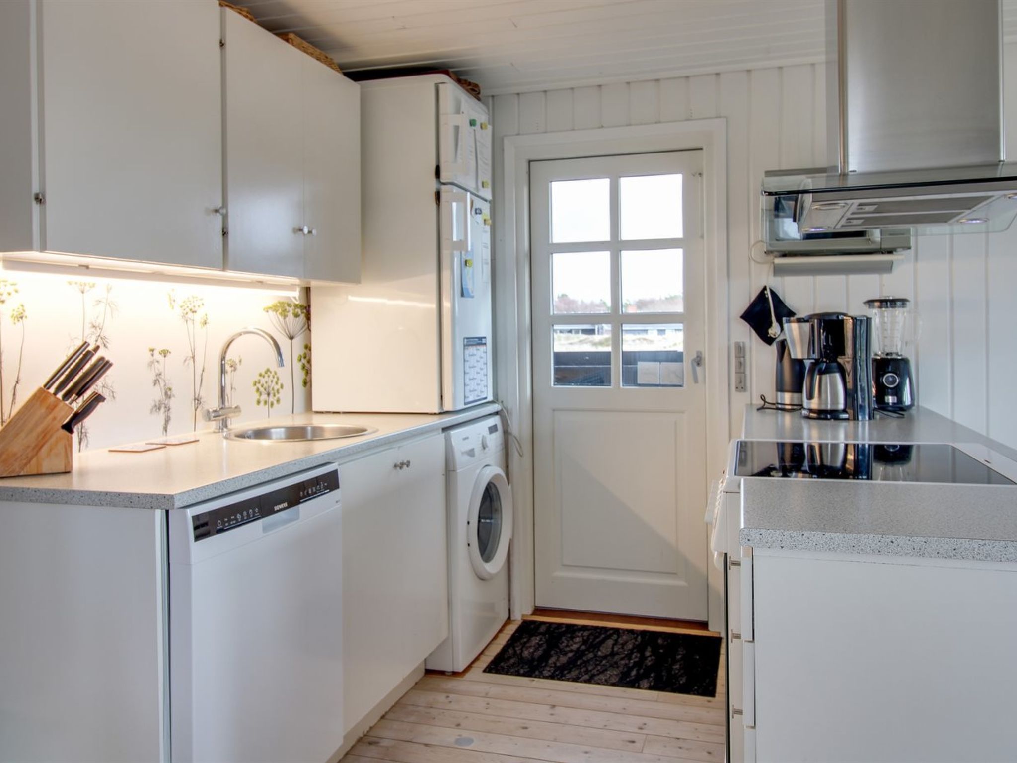 "Eikka" - 600m from the sea-Drinnen