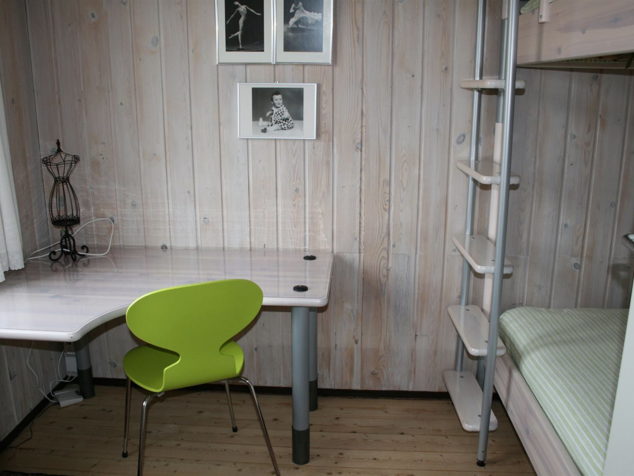 "Eikka" - 600m from the sea - Drinnen