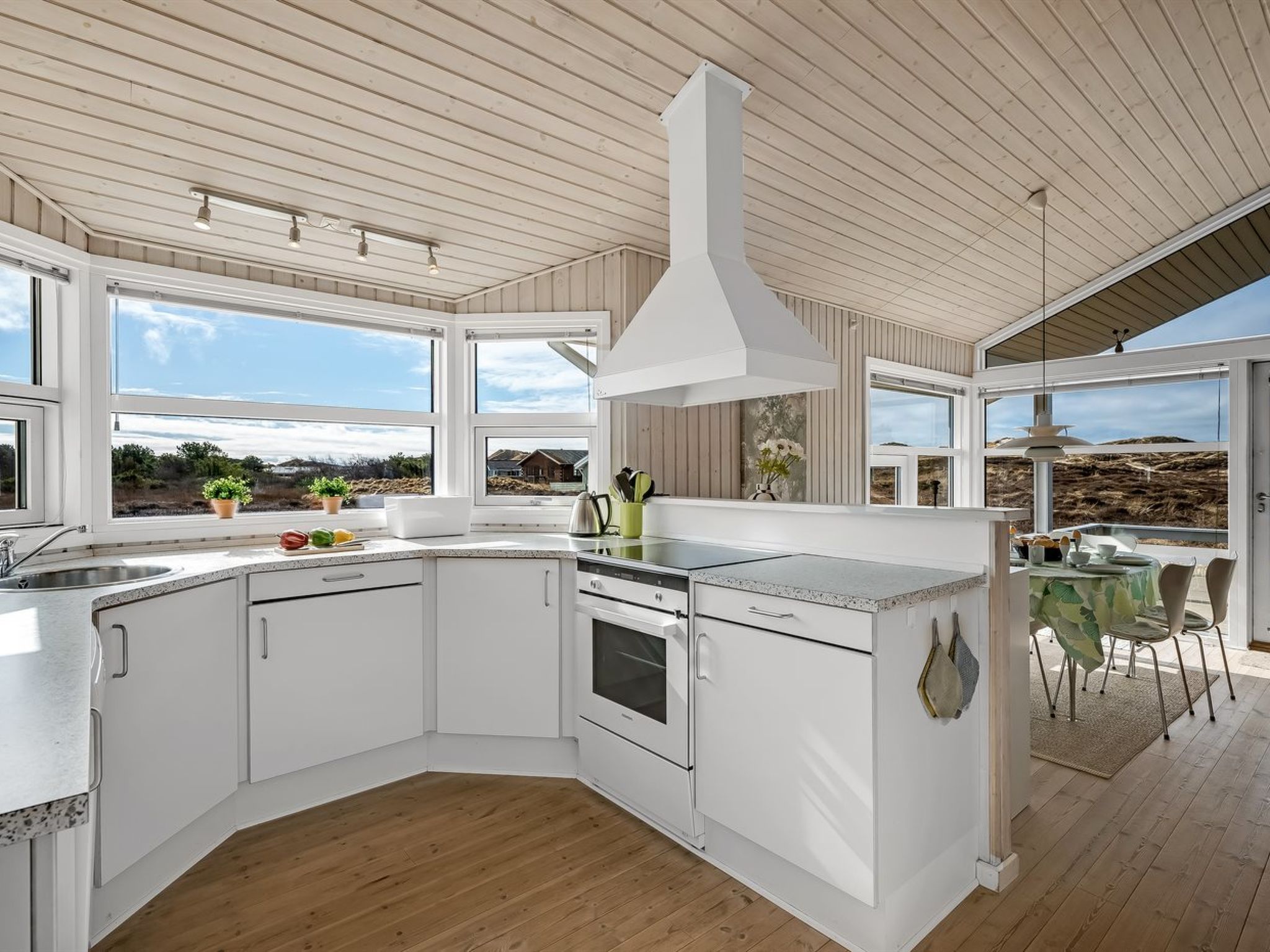 "Ferdine" - 1.5km from the sea - Binnen