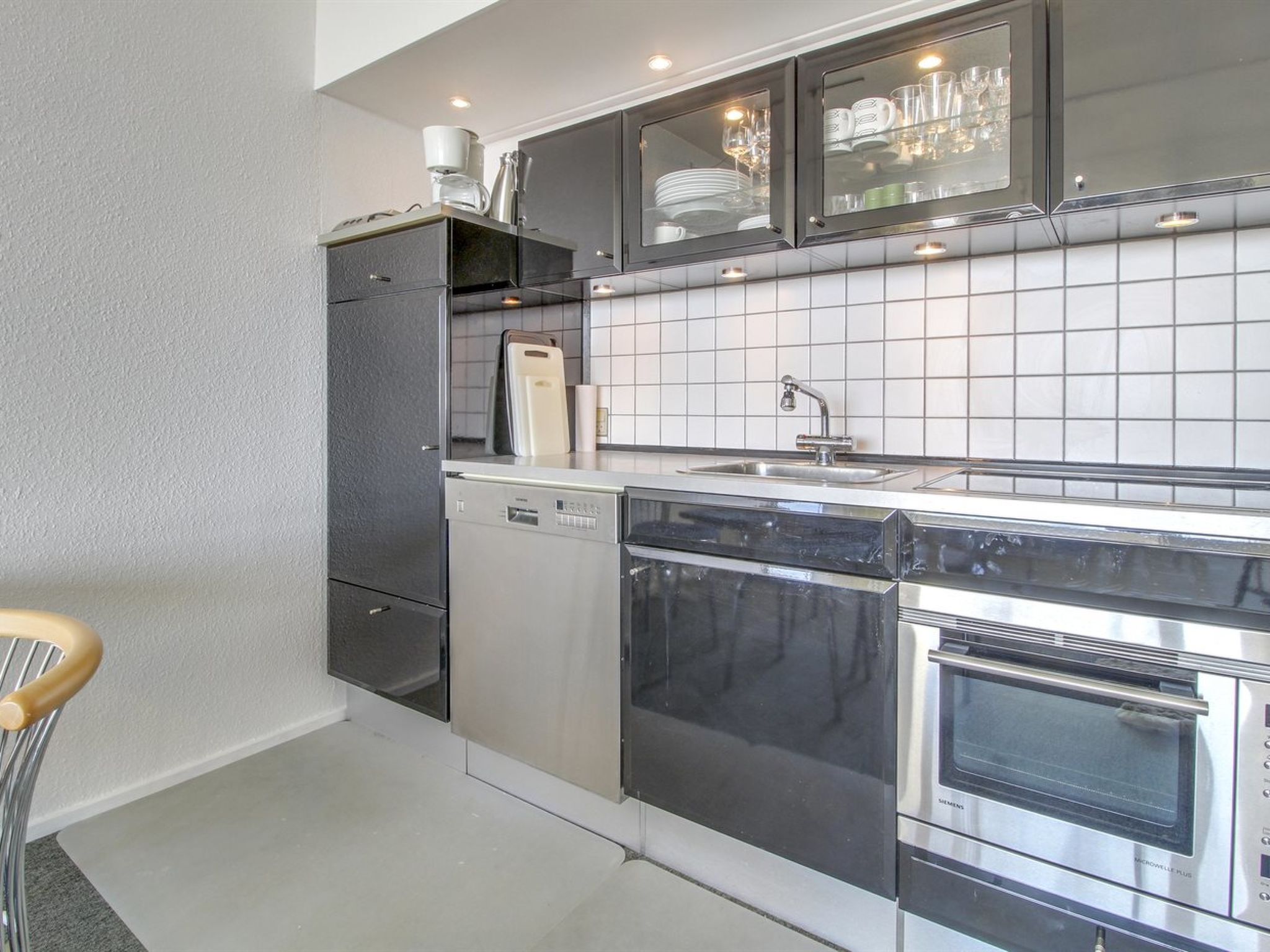"Rubi" - 50m from the sea-Binnen