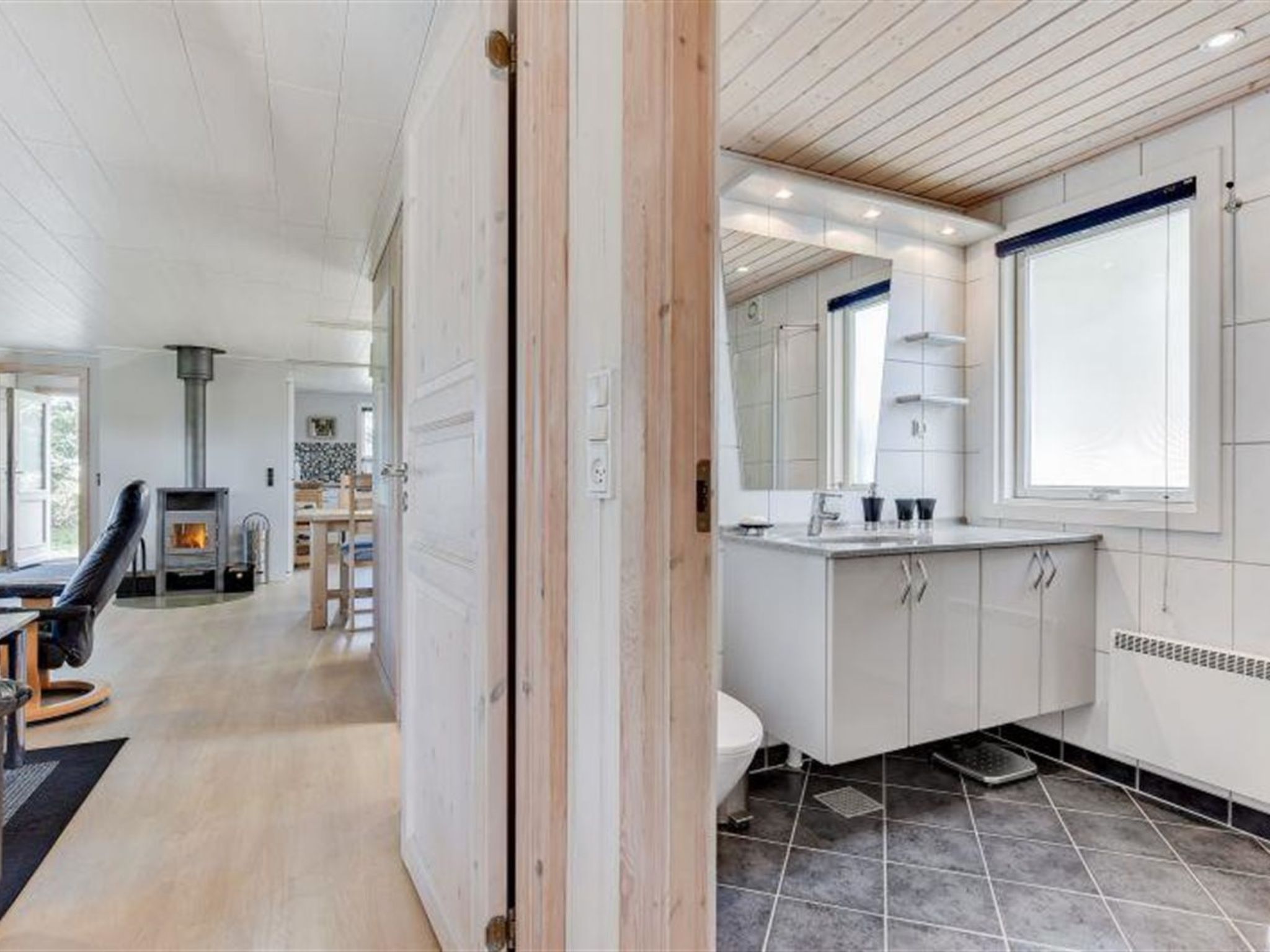 "Gudrid" - 500m from the sea - Binnen